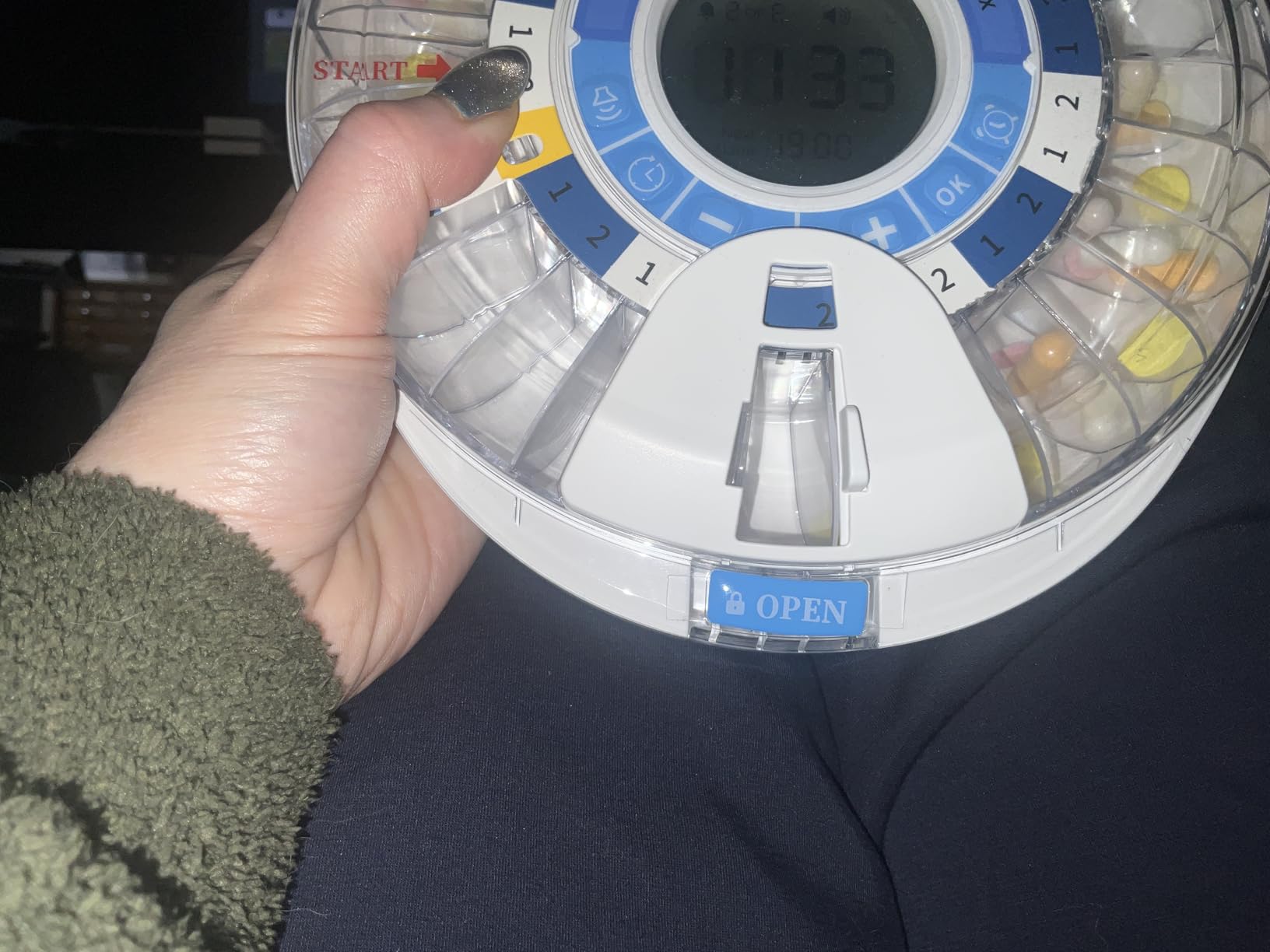 Betife 2nd Gen Automatic Pill Dispenser for Elderly with Alarm - 28 Slots, Key Locked, Alarm & Light Reminder, Mix-Proof, XL Display, 6 Dosage Rings, Easy Setup for Daily Medication customer photo 1