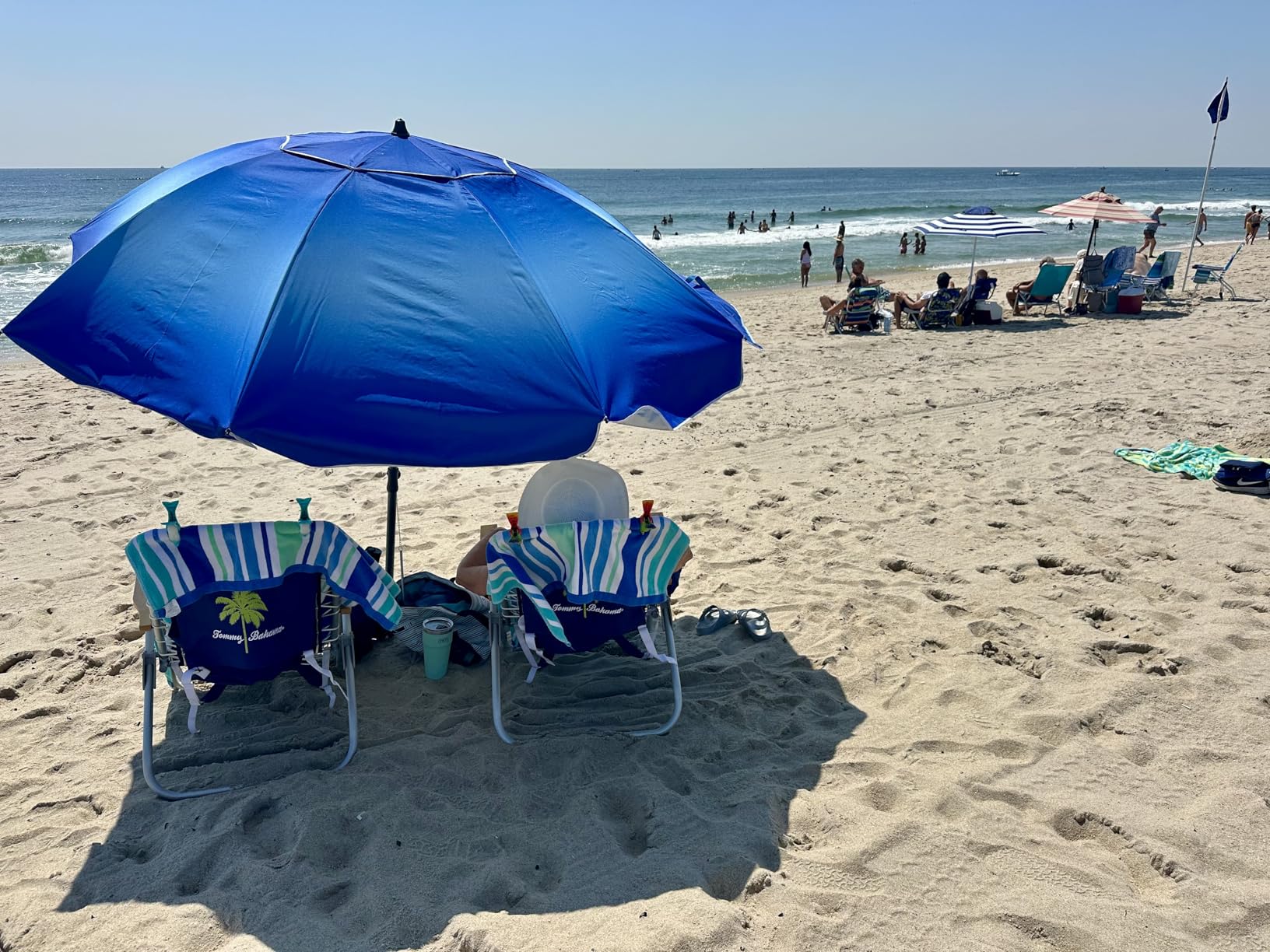 Duerer 8.5FT Beach Umbrella with Sand Anchor-Heavy Duty Wind Resistant UPF 50+ Sun Shade, Portable Travel Beach Umbrella with Tilt & Carry Bag for Beach, Sand, Garden, Patio, Pool (Navy Blue) customer photo 2