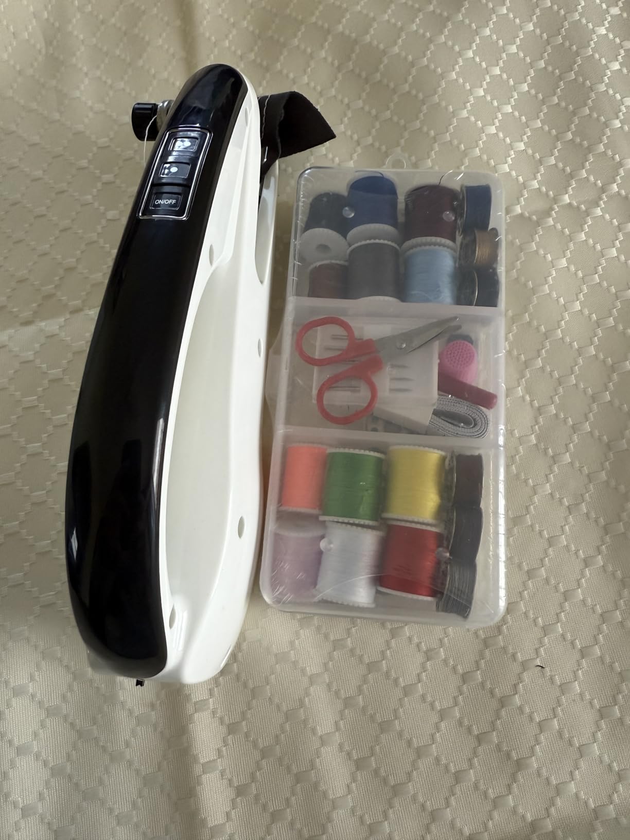 Handheld Sewing Machine, Mini Portable Hand Sewing Machine with 20 Thread Colors Emergency Sewing Kit, Suitable for Clothes, DIY Home Portable Sewing Machines(Black-02) customer photo 2