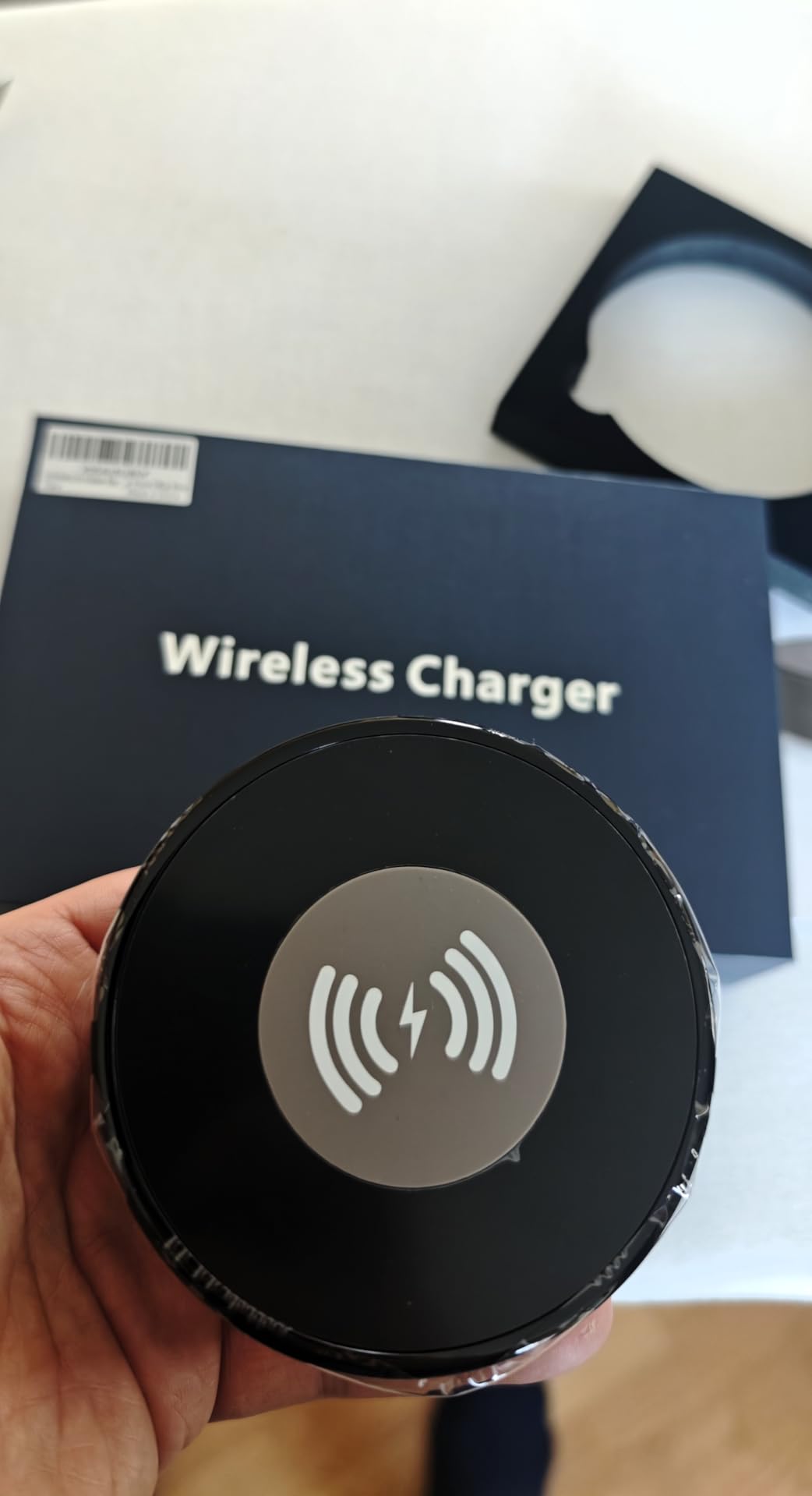 Hidden Camera with Wireless Charger - 1080P HD Security Camera, 160° Wide-Angle Lens, Motion Detection, Suitable for Home Security Monitoring of Babies/Pets/(2.4/5G) customer photo 2