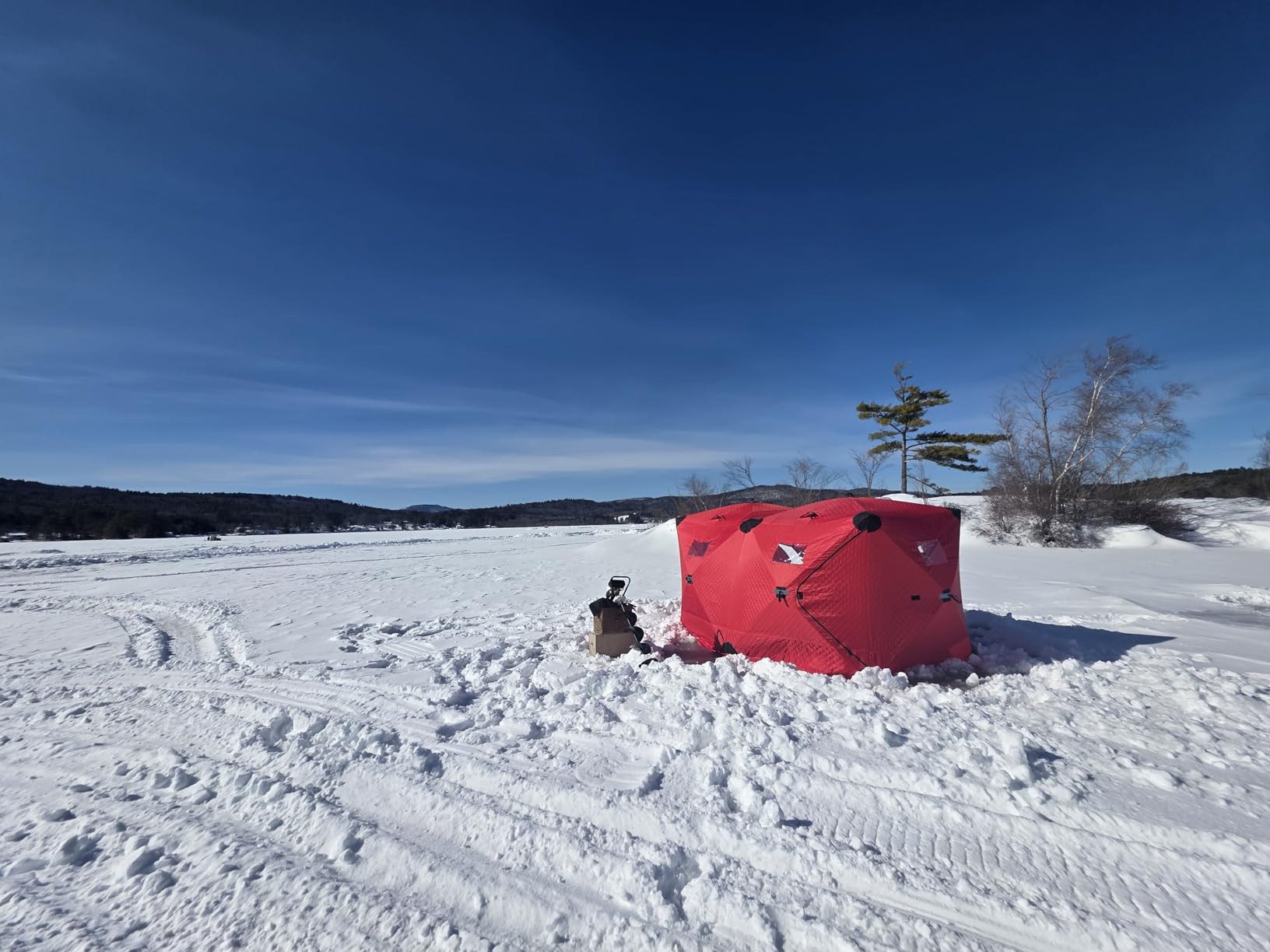 Garvee Pop Up Ice Fishing Tent Insulated Ice Fishing Shelter 140