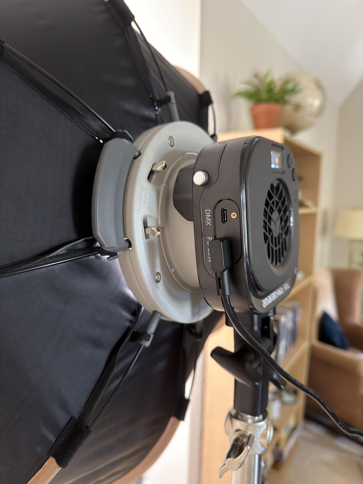 Amaran Halo 100X COB Led Video Light 100W Bi-Color 2700k-6500k, 4,890 lux @ 1m (Bare), Ultra-Compact Travel Light, USB-C PD Power, App/NFC Control, Bowens Mount for YouTube TikTok Studio customer photo 2