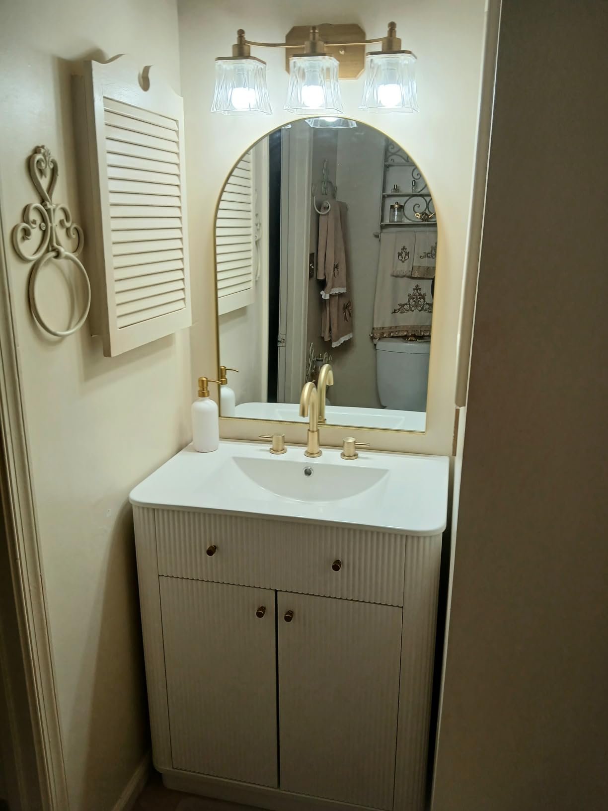 T4TREAM 30 Inch Bathroom Vanity with Sink, Modern Fluted Single Bathroom Vanity with Sink with Storage Cabinet, Adjustable Shelf, Natural Oak customer photo 2