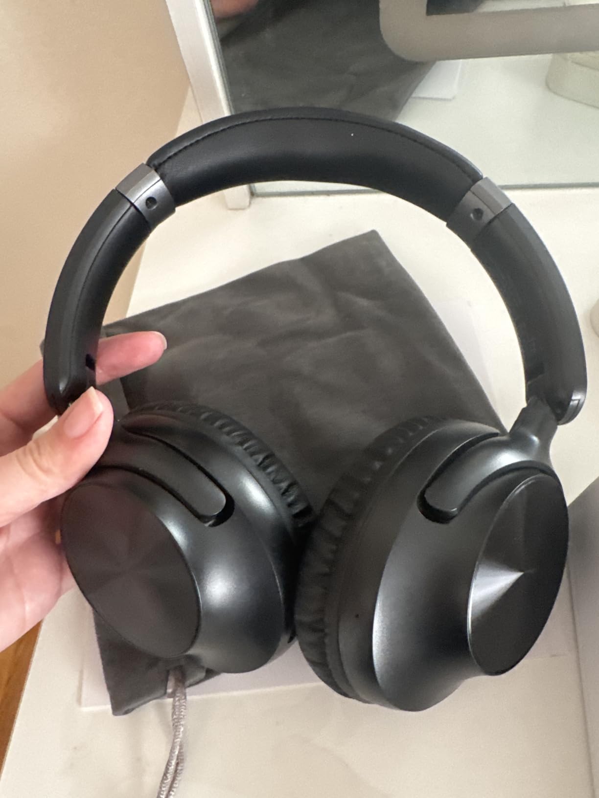 TAGRY Hybrid Active Noise Cancelling Bluetooth Headphones 100H Playtime Wireless Over Ear Headphone with Fast Charging Hi-Res Audio Headsets Comfort Earcups for Commute Travel Office Phone PC Black customer photo 2