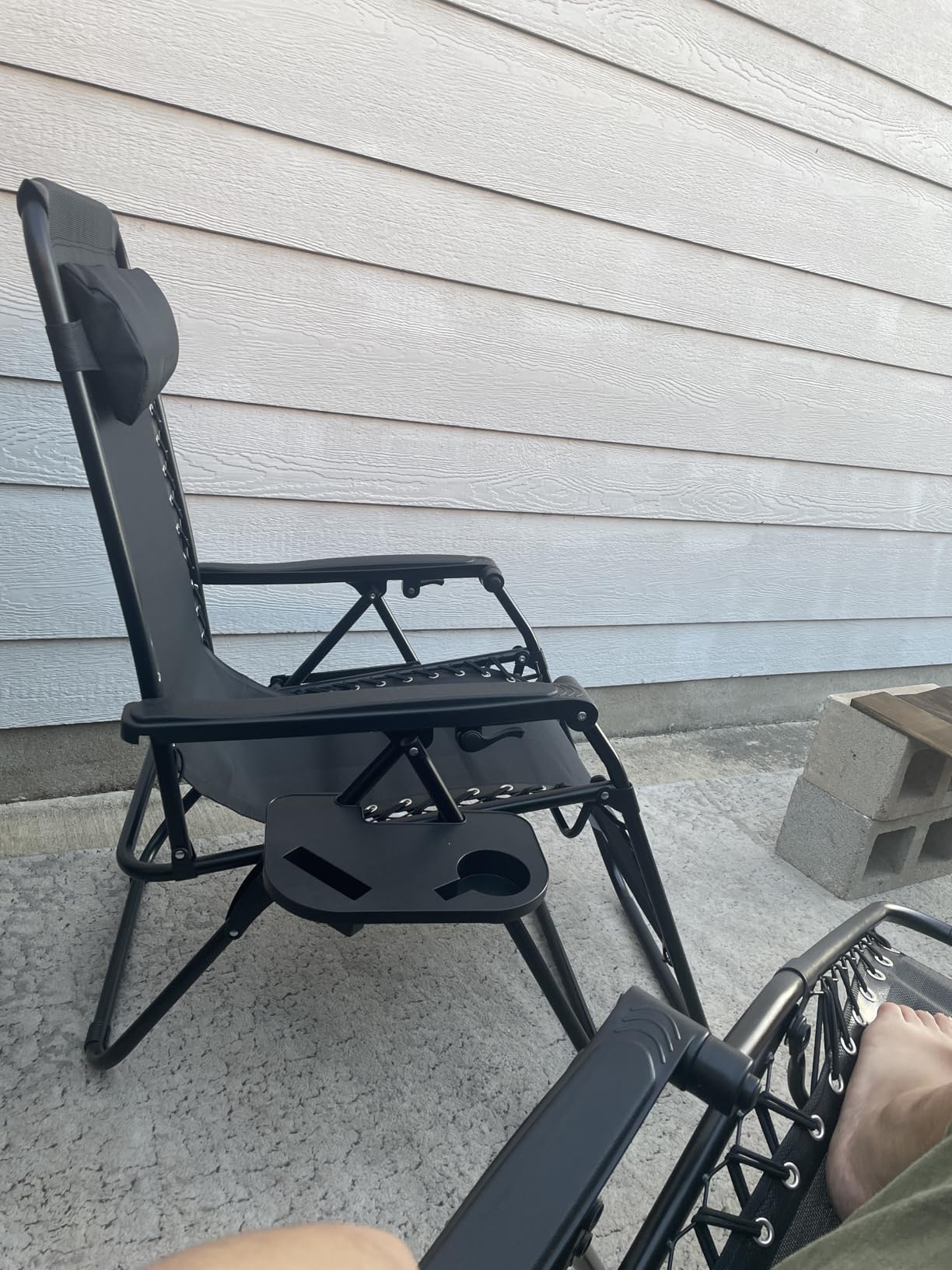 Sweetcrispy Zero Gravity Chairs, Set of 2 Portable Recliner Beach Camping Patio Outdoor Folding Lounge Chair with Cup Holder Trays and Adjustable Pillow for Poolside, Garden, Backyard, Lawn (Grey) customer photo 2