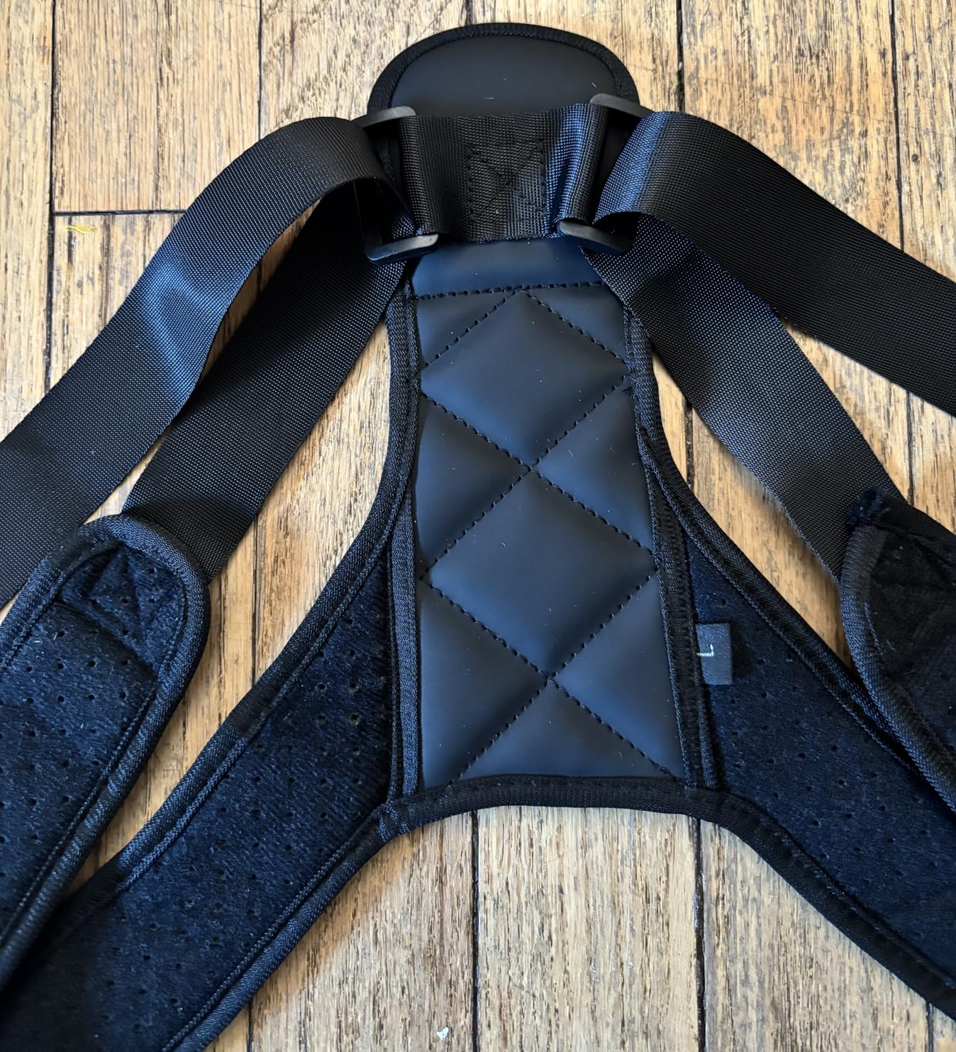 Posture Corrector for Men and Women - Invisible & Mesh Breathable Upper Back Brace - Adjustable Back Straightener - Relieve Shoulder, Neck & Back Pain, L(38-48inch) 1PCS customer photo 1