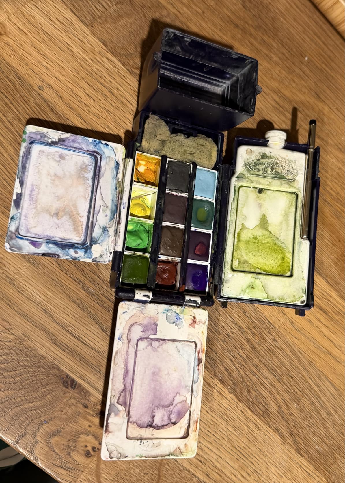Winsor & Newton Cotman Watercolor Paint Set, Field Pocket Set, 12 Half Pan w/ Brush, Sponge, Bottle customer photo 1