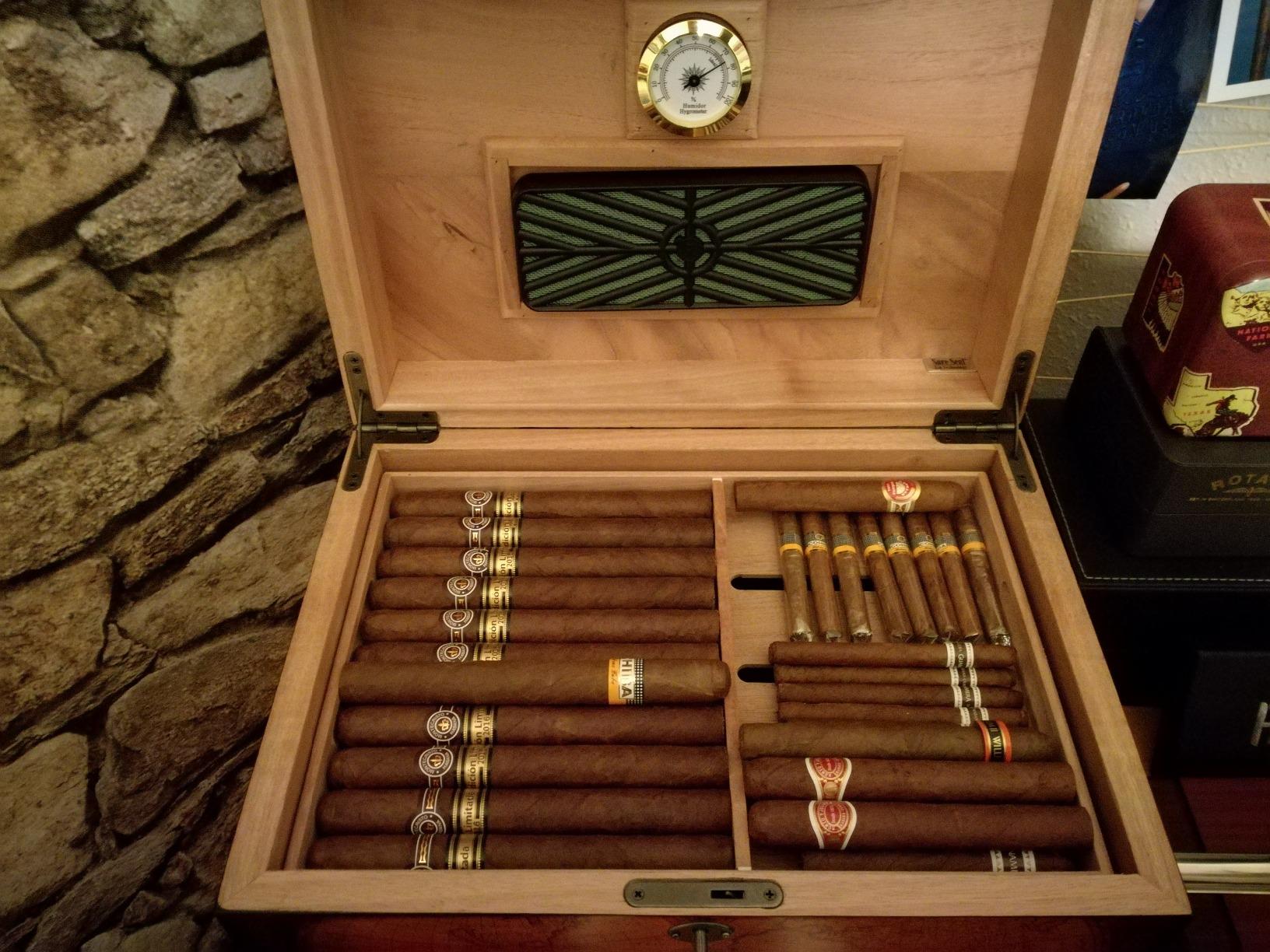 Humidor Supreme Solana Desktop Cigar Humidor with Accessory Drawer, Spanish Cedar Tray & Dividers | Rosewood Finish Cigar Storage Box with Humidifier & Front Glass Hygrometer | Holds 75 - 100 Cigars customer photo 2
