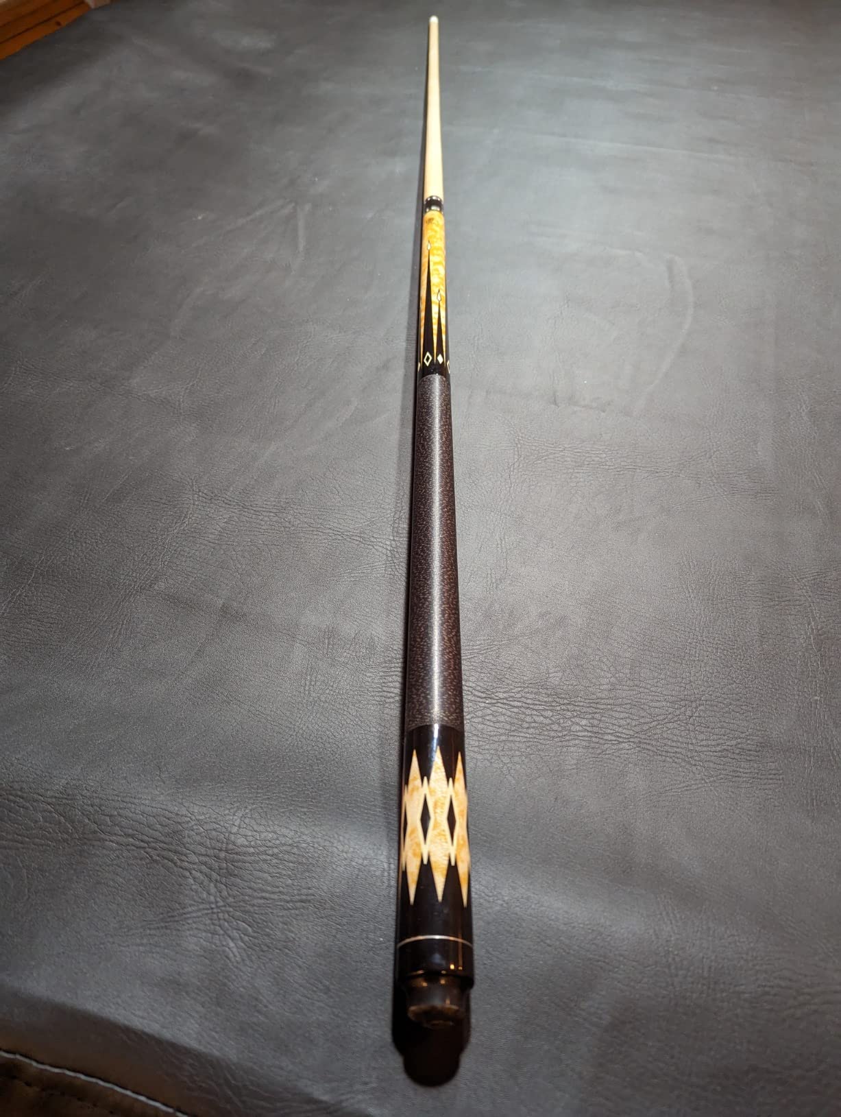 McDermott Lucky L33 Pool Cue Stick - 21 ounce customer photo 1