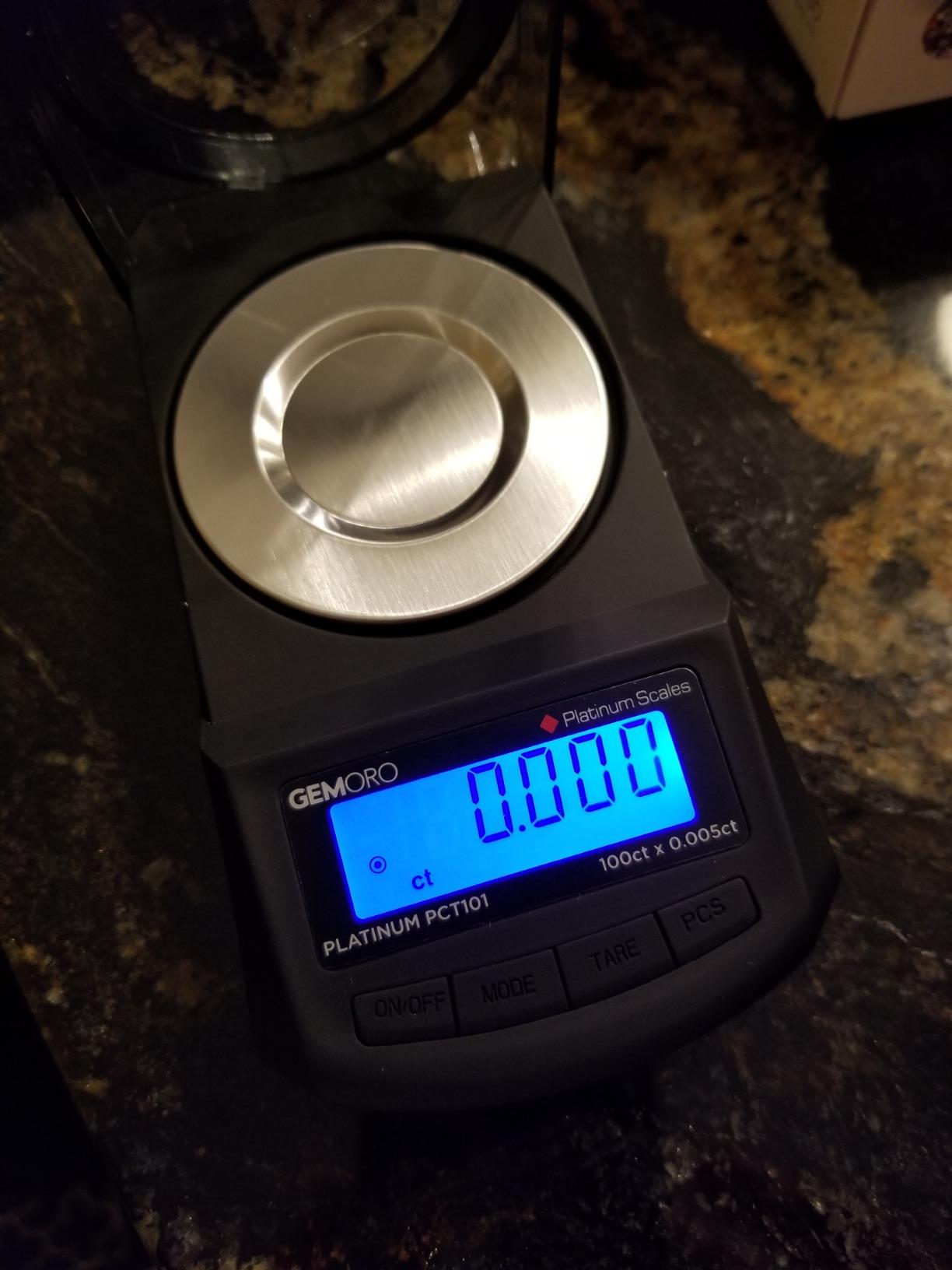 GemOro Platinum PCT101 Mini Carat Scale | Precise Jewelers Premium Class Weigh Gemstones & Diamonds | Digital Precision Tool Expert Professional Reading & Accuracy 100ct x 0.005ct Readability (Black) customer photo 2