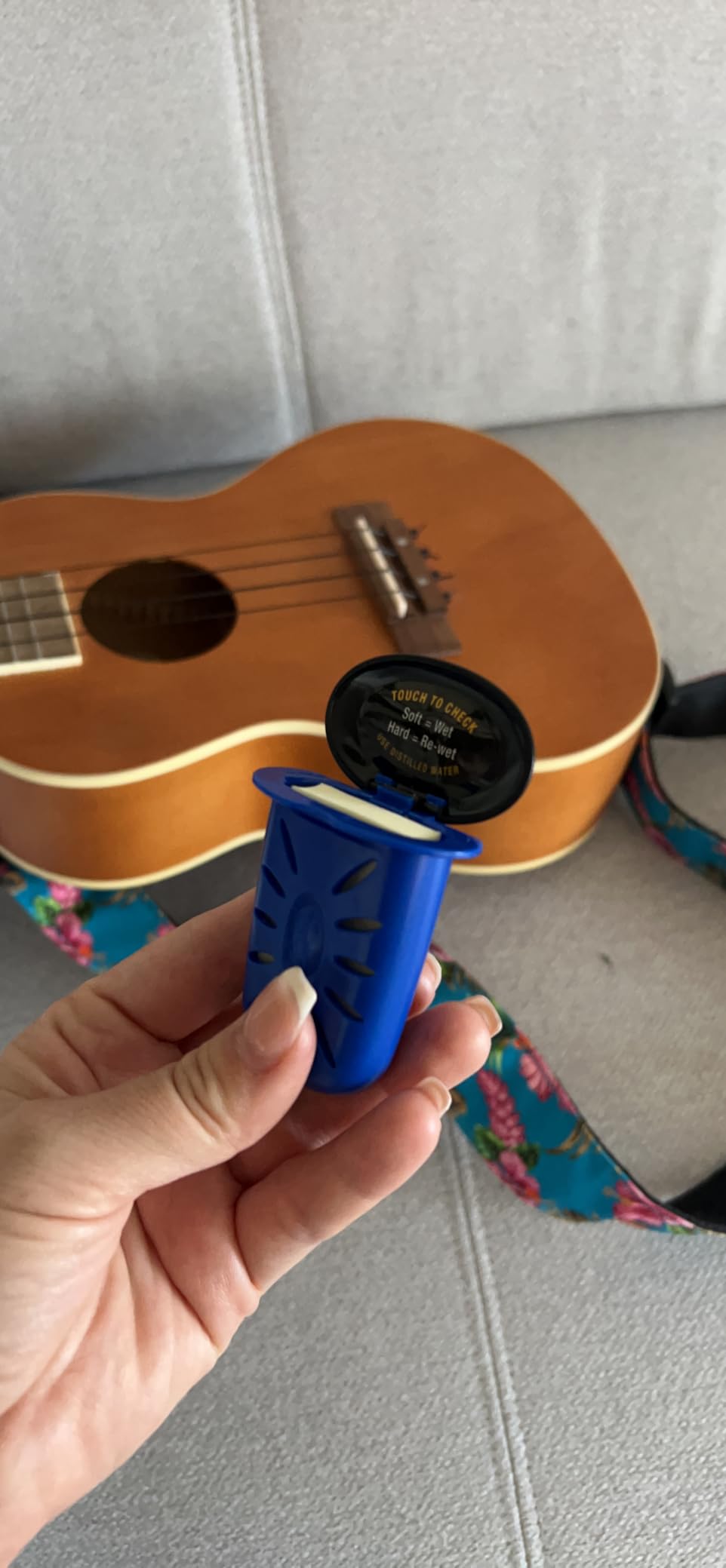 MusicNomad MN302 Humilele Ukulele Humidifier customer photo 2