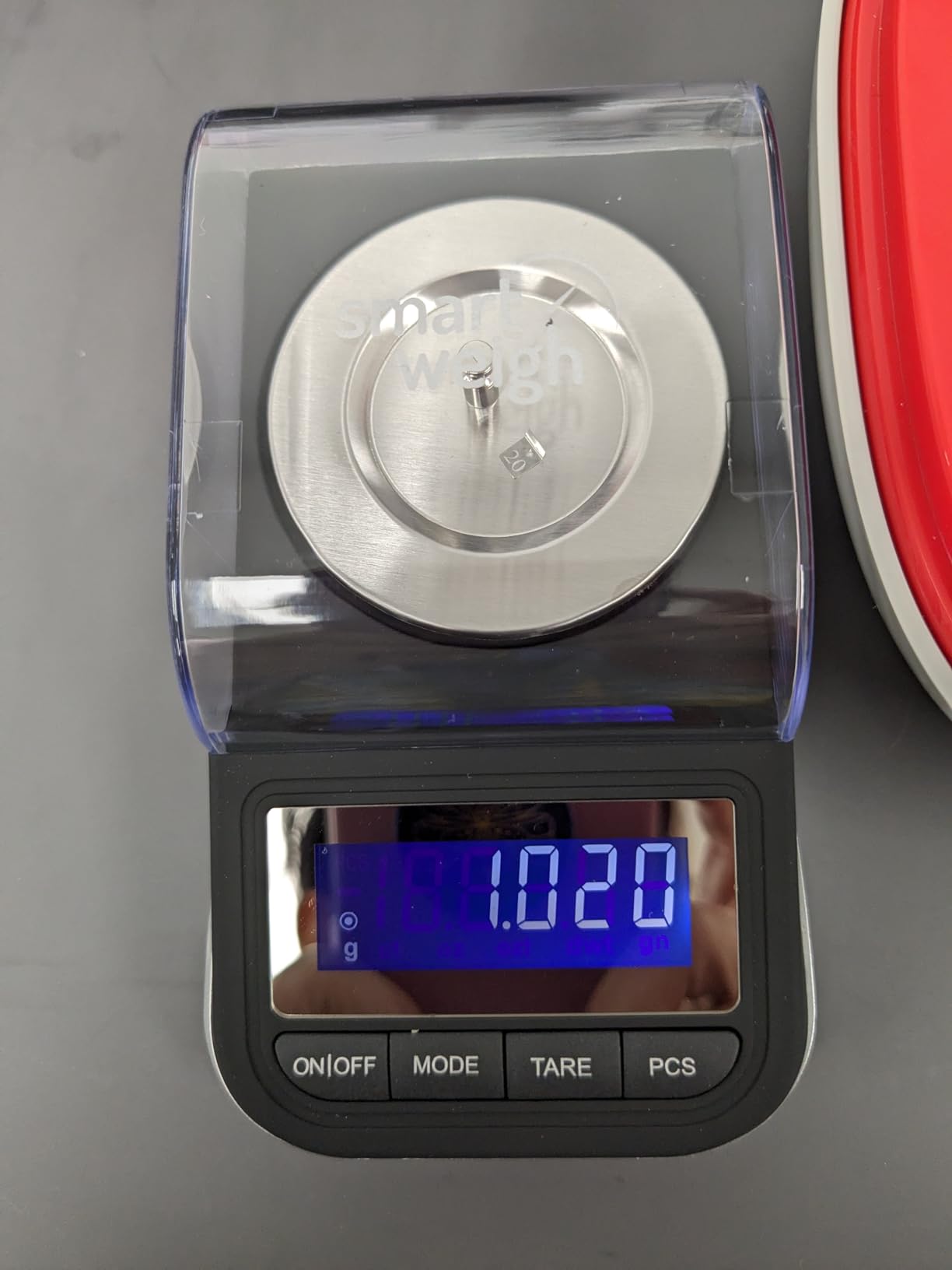 Smart Weigh 50g x 0.001 Grams, Premium High Precision Digital Milligram Scale, Includes Tweezers, Calibration Weights,Three Weighing Pans and Case customer photo 2