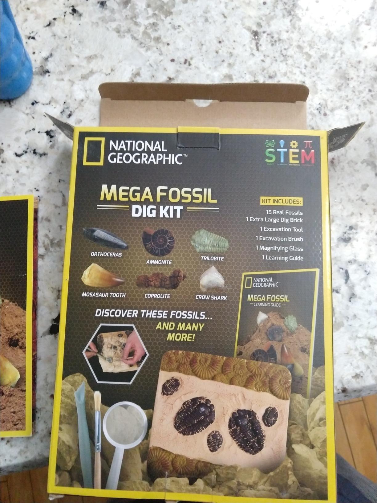National Geographic Mega Fossil Dig Kit - Excavate 15 Genuine Prehistoric Fossils, Kids Fossil Kit, Educational Toys, Great Science Kit Gift for Girls and Boys (Amazon Exclusive) customer photo 1