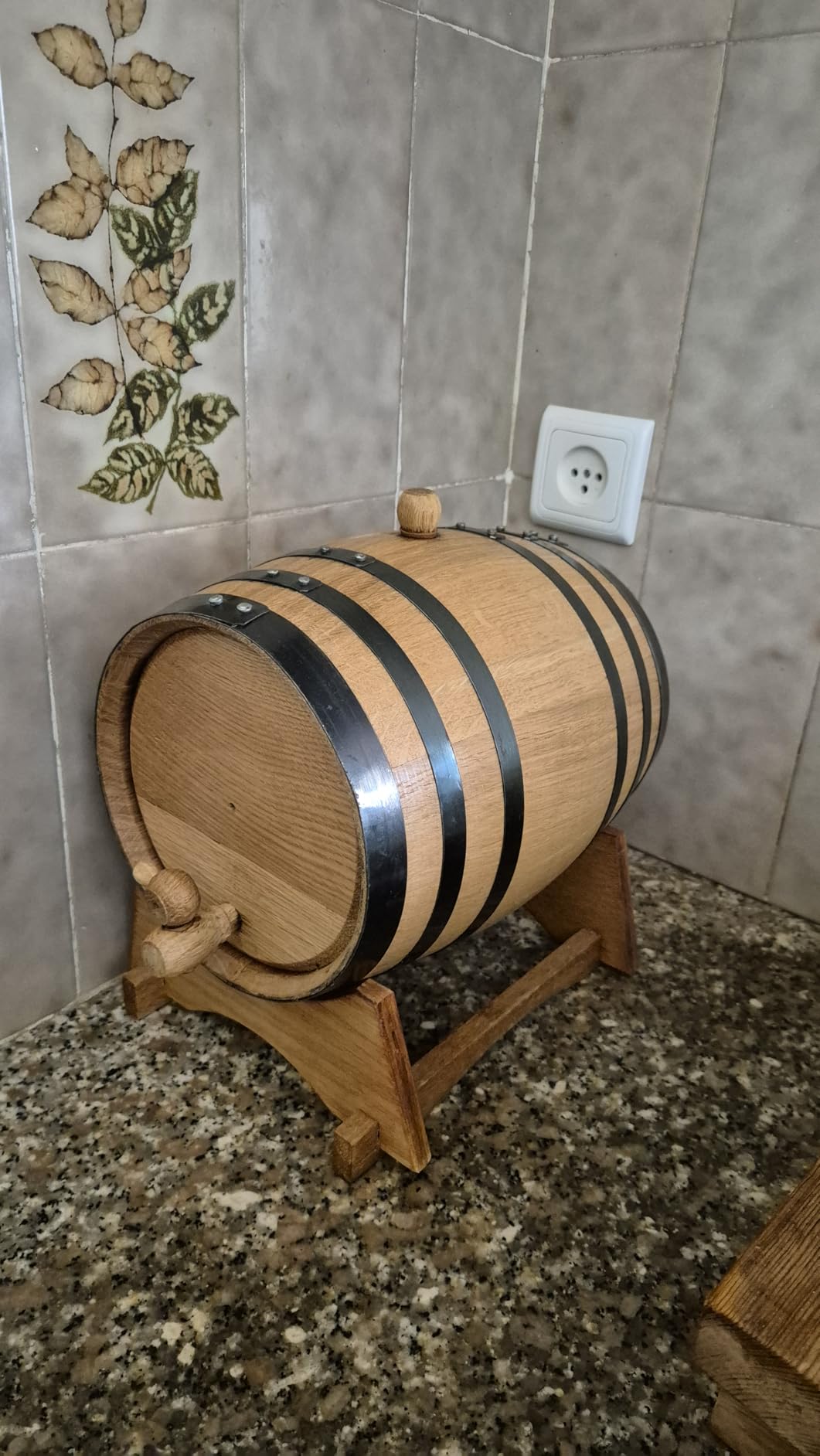 1 Liter Oak Aging Barrel with Wood Stand, Bung & Spigot - Mini Whiskey Barrels for The Home Alcohol Distiller, Moonshiner & Winemaker - Age Cocktails, Bourbon, Whisky, Tequila, Rum, Mead Wine customer photo 1