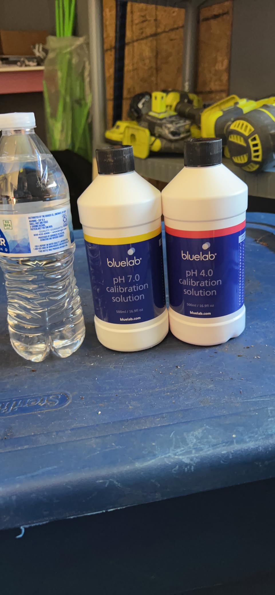 Bluelab pH 4.0 & 7.0 Calibration Solution Kit - pH Meter & pH Pen Calibration for Balanced Nutrient Solution NIST Traceable | Hydroponics, Gardening & Growing Tents (500 ml/ 16.9 Fl Oz Each) customer photo 1
