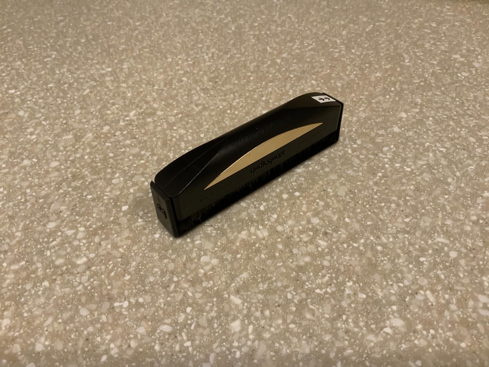 AudioQuest Record Brush Antistatic Carbon Plate Brush customer photo 2
