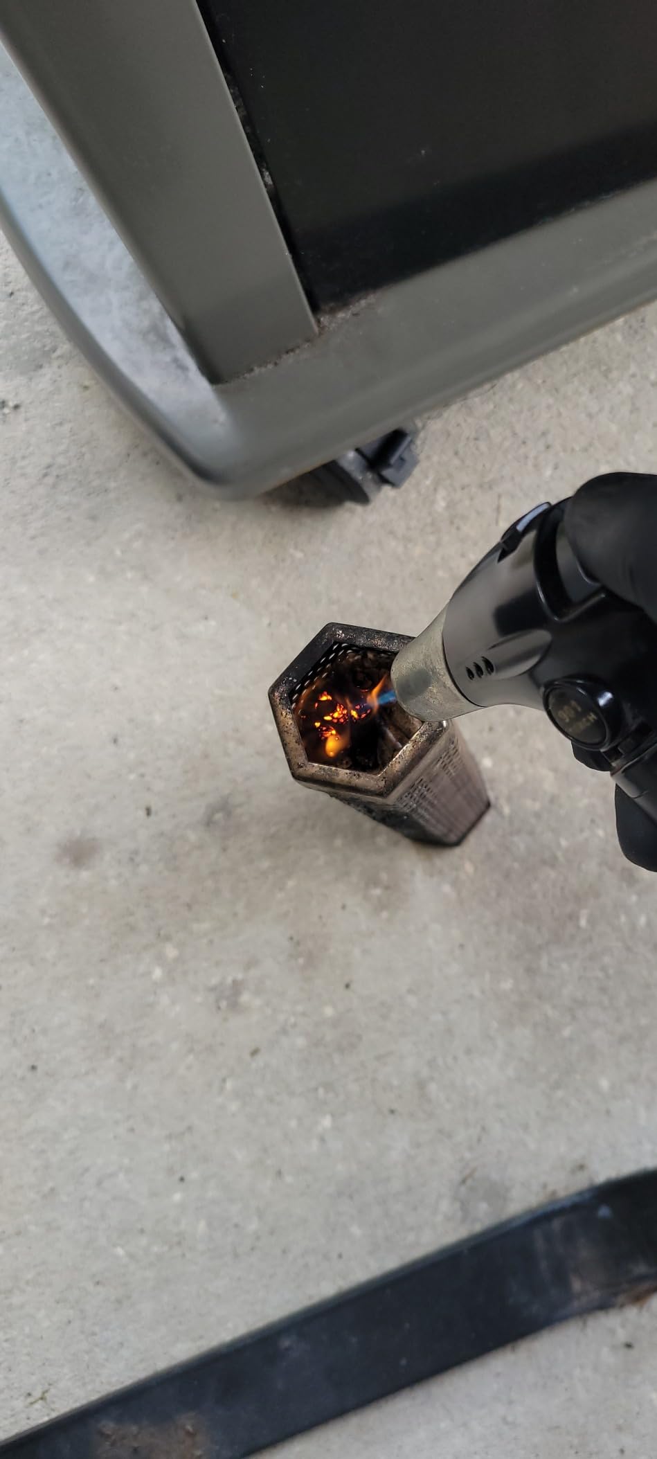 LIZZQ Premium Pellet Smoker Tube 12 inches - 5 Hours of Billowing Smoke - Hot or Cold Smoking - for Any Grill or Smoker - An Easy and Safe Way to Provide Smoking - Free eBook Grilling Ideas & Recipes customer photo 2