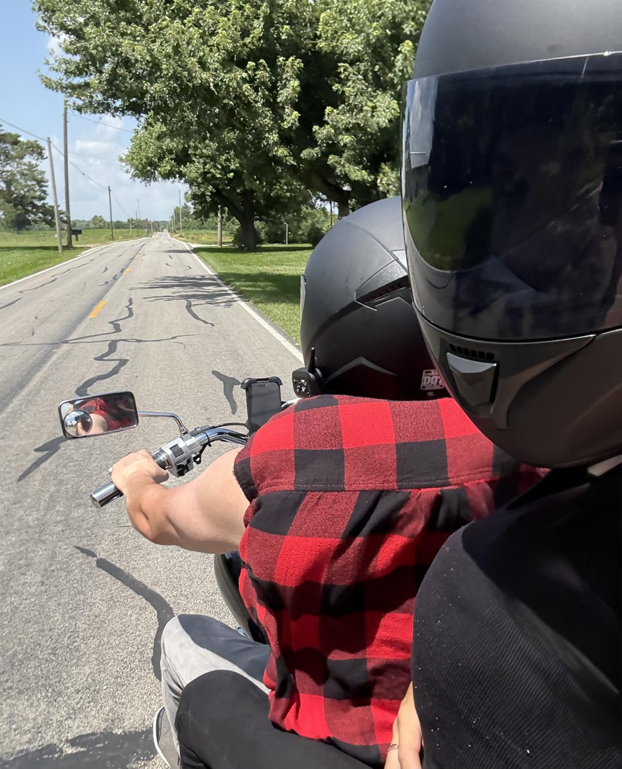 EJEAS V6 Pro Motorcycle Helmet Bluetooth Intercom, 2-Way 1200M Motorcycle Bluetooth Headset Universal Communication System with Noise Cancellation (2PCS) customer photo 1