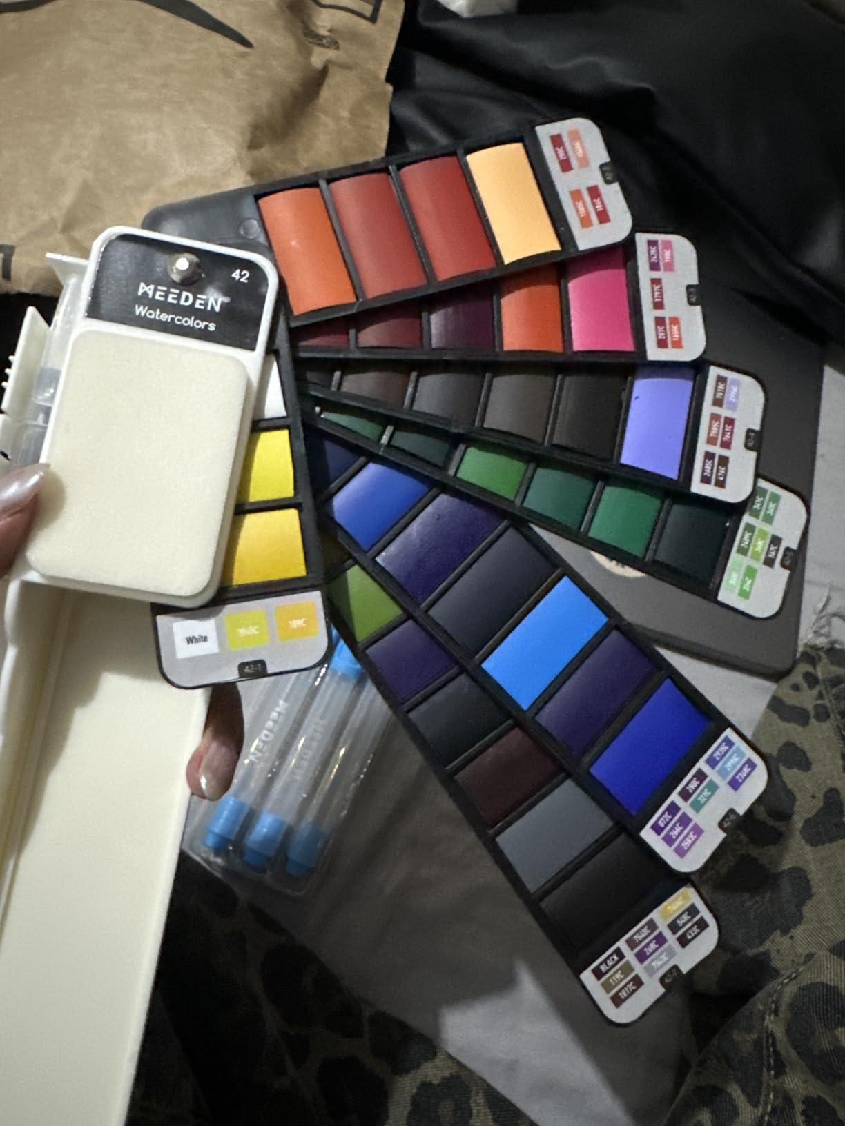 MEEDEN Travel Watercolor Paint Set: Portable 42 Assorted Water Colors Paint Kit with 4 Brushes customer photo 2