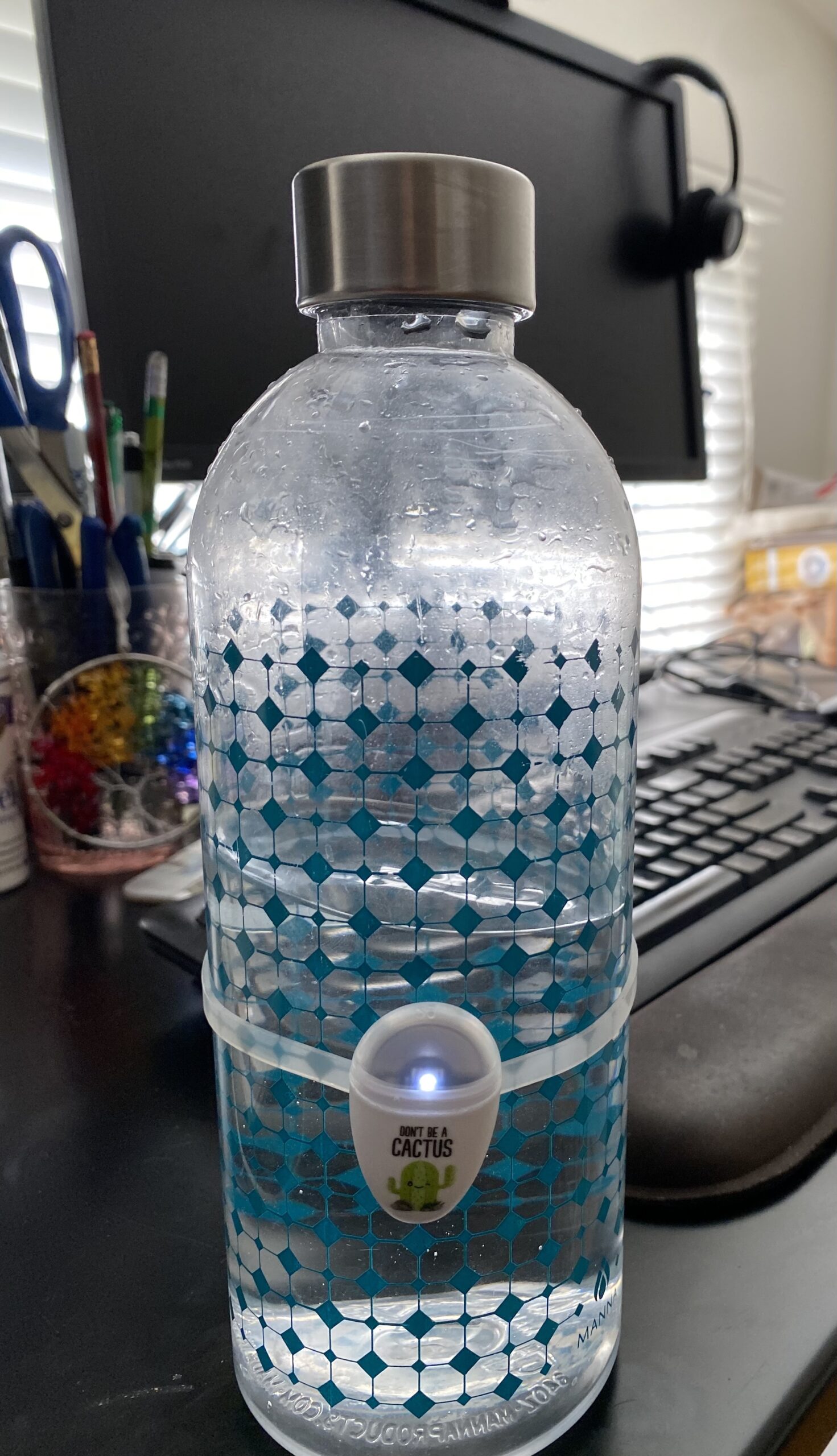 ULLA Drink Water Reminder, Smart Light for Water Bottle, Fits Most Bottles, Lights Up when Time to Drink, Smart Hydration Reminder customer photo 1