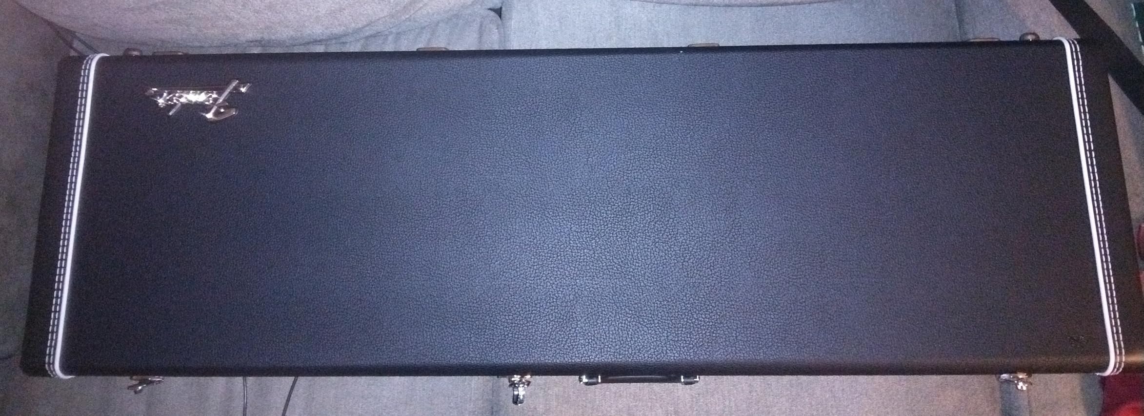 Fender Classic Series Wood Case for Strat/Tele - Tweed customer photo 2