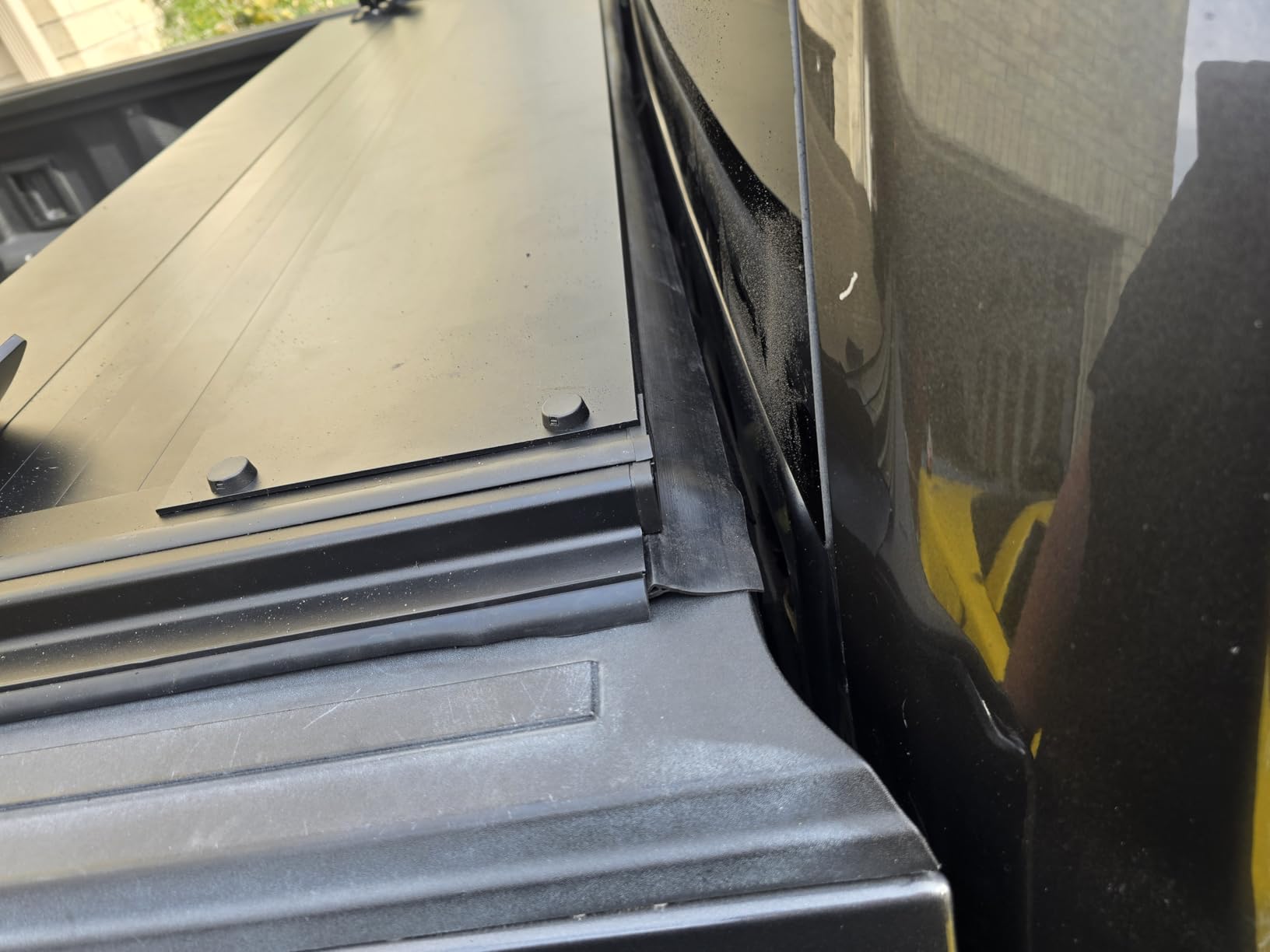 Syneticusa MB Retractable Tonneau Cover - 2004-2026 Ford F-150 5.5ft Short Bed (67