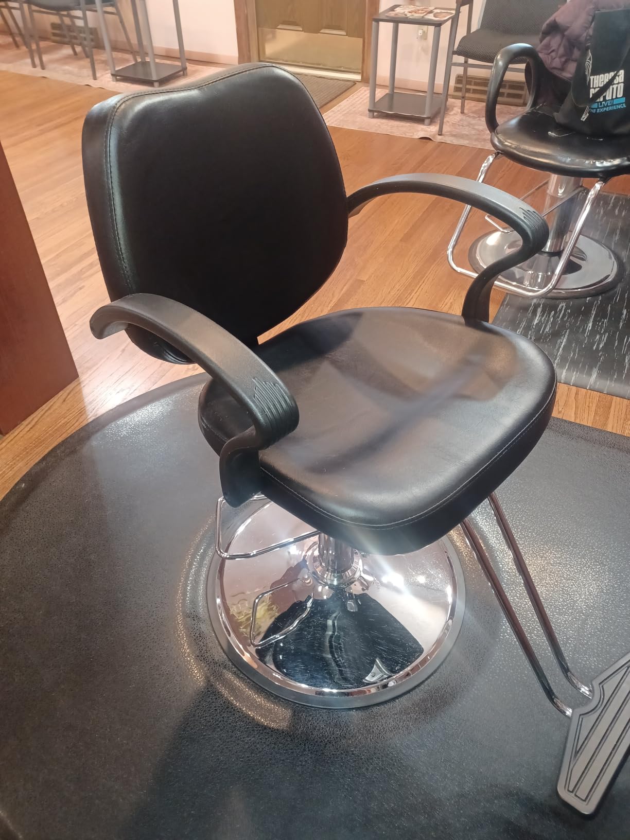 Funnylife Hair Salon Chair Styling Heavy Duty Hydraulic Pump Barber Chair Beauty Barbering Chair for Hair Stylist customer photo 2
