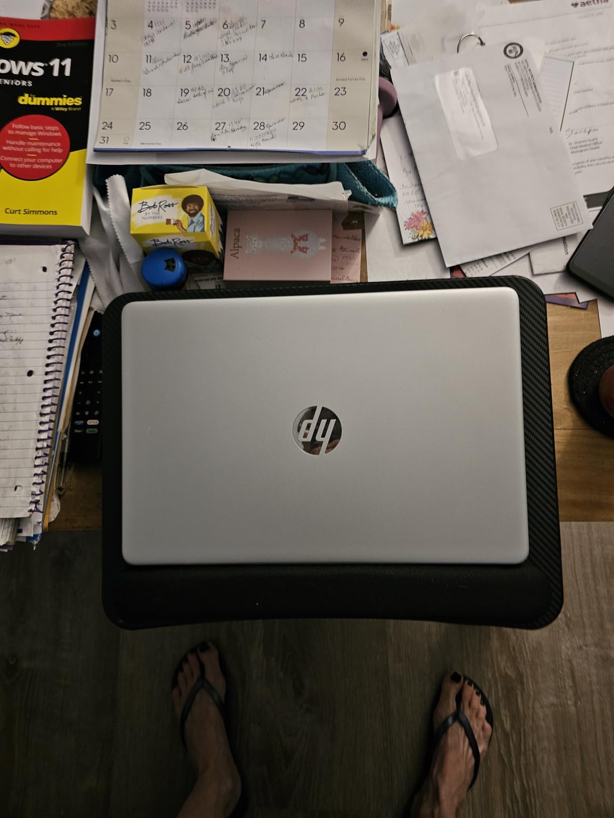 HUANUO Laptop Lap Desk - Portable Lap Desk with Pillow Cushion, Fits up to 15.6 inch Laptop, with Anti-Slip Strip & Storage Function customer photo 2