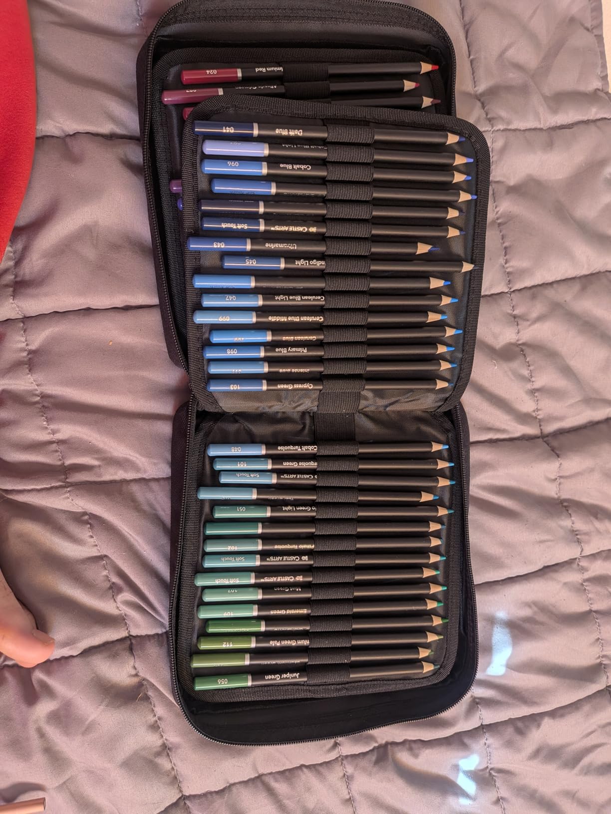 Castle Art Supplies 120 Coloring Pencils Zipper-Case Set customer photo 1