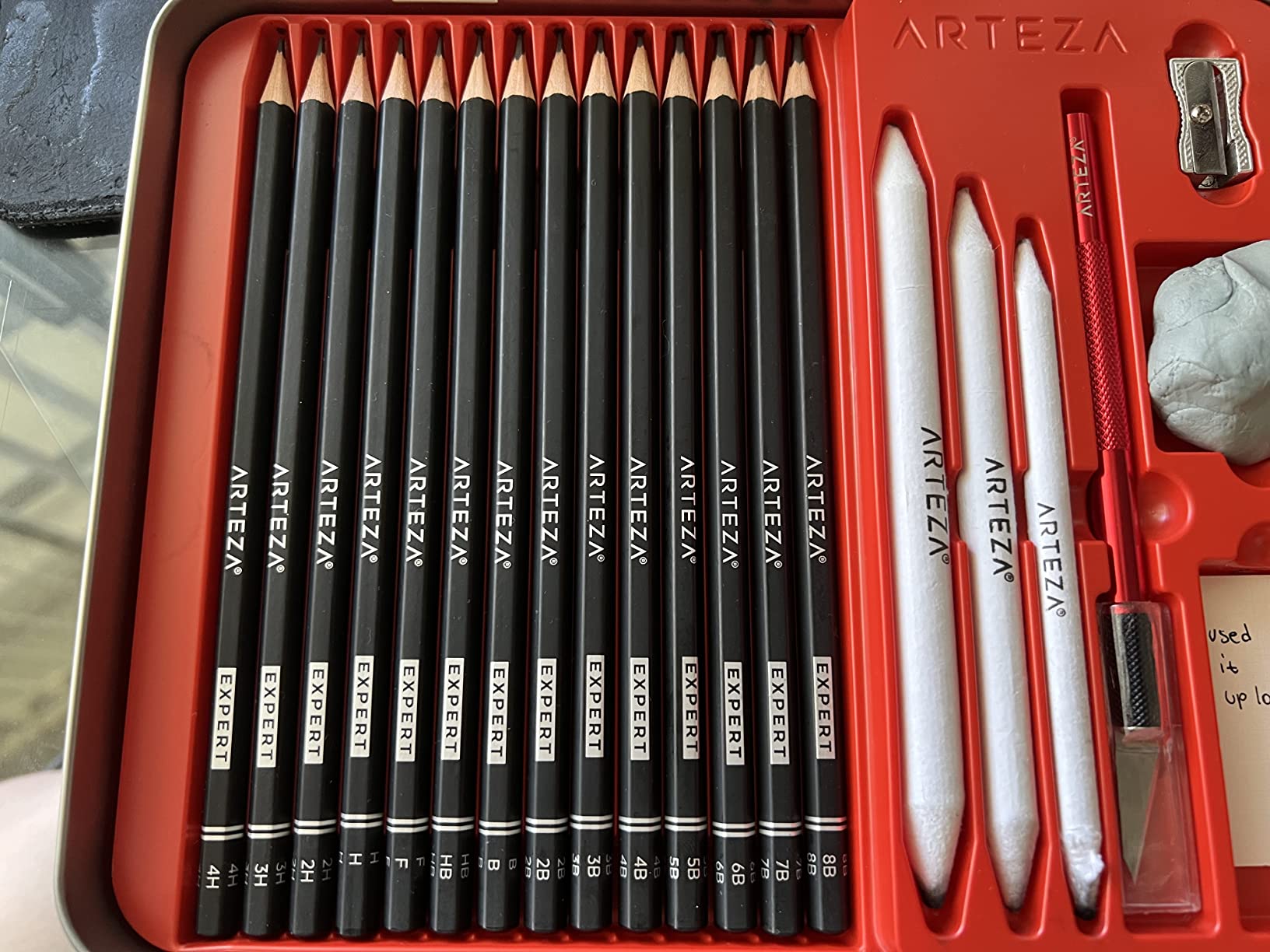 Arteza Drawing Set for Adults, Set of 33 Artist Sketching Tools, 20 Graphite & 4 Charcoal Sketch Pencils, 1 Fineliner, 3 Blenders, 1 Sharpener, 3 Erasers & 1 Hobby Knife customer photo 1