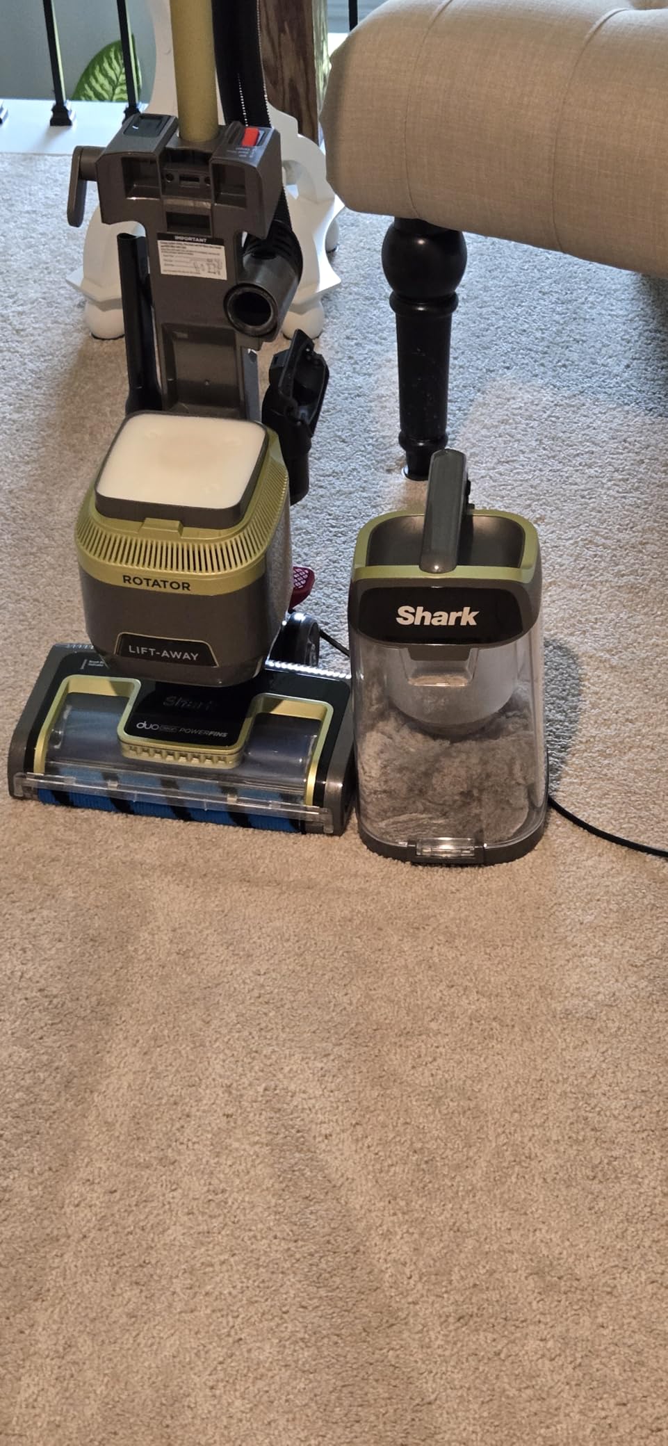 Shark | Upright Vacuum Cleaner for Home | Rotator Lift-Away | No Hair Wrap | HEPA Filter | Lightweight Bagless Vacuum for Pet Hair | LED Headlights For Carpets & Hardwood Floors | Silver | LA502 customer photo 2