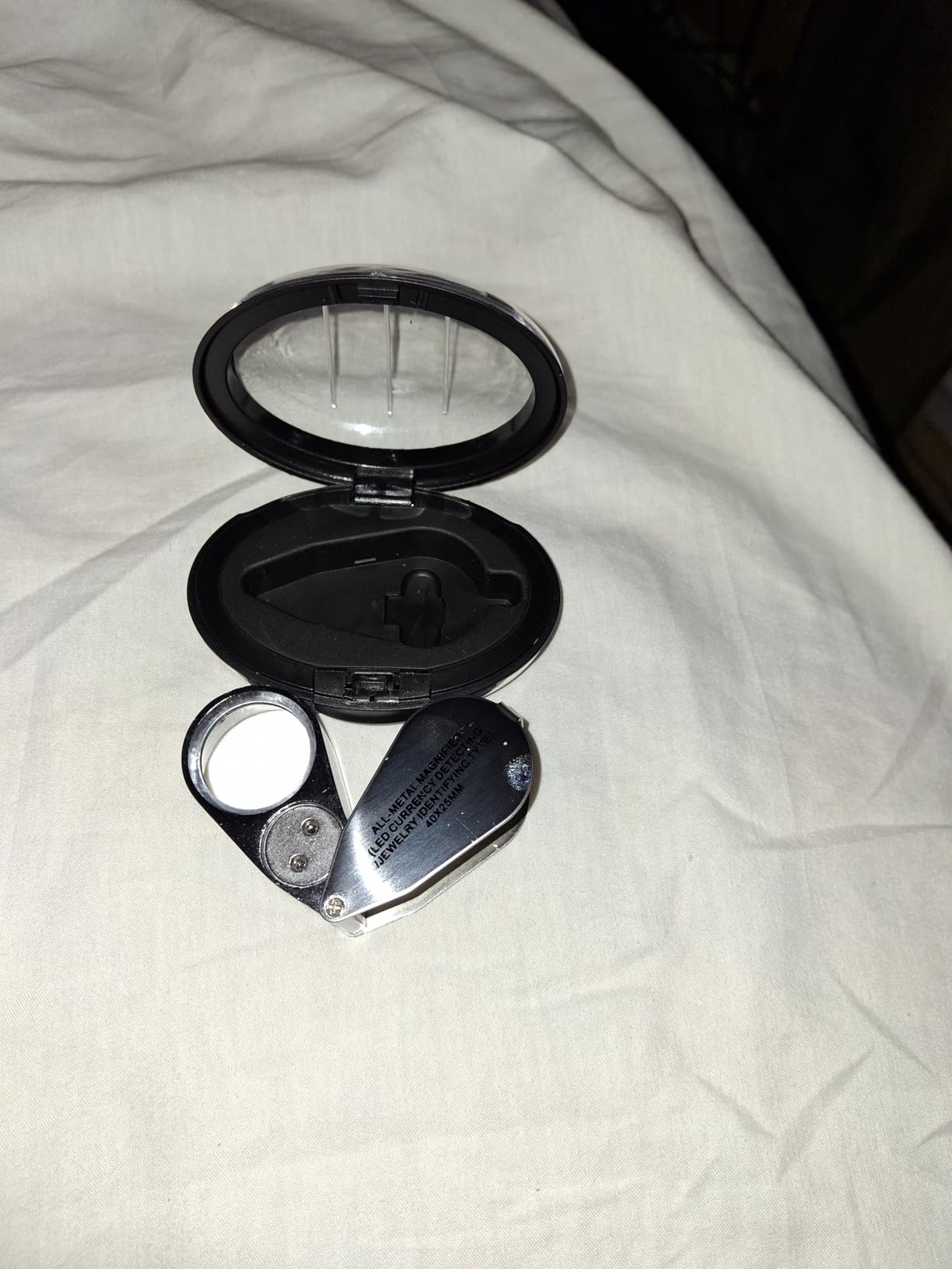 Leffis 40X Jewelers Loupe Magnifier LED/UV Illuminated Jewelry Loop Pocket Folding Magnifying Glass customer photo 1