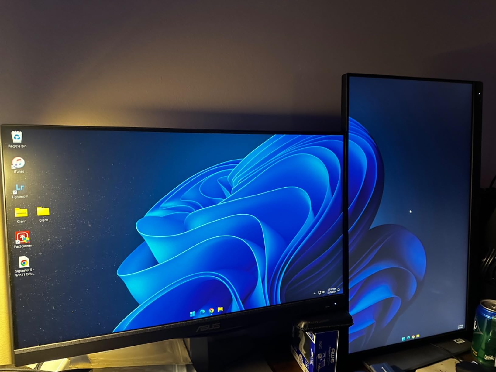 ASUS ProArt Display PA247CV 24-inch Monitor - IPS, Full HD (1920 x 1080), 100% sRGB, 100% Rec. 709, Color Accuracy DeltaE < 2, Calman Verified, USB-C, Compatible with Laptop and Mac Monitor customer photo 1