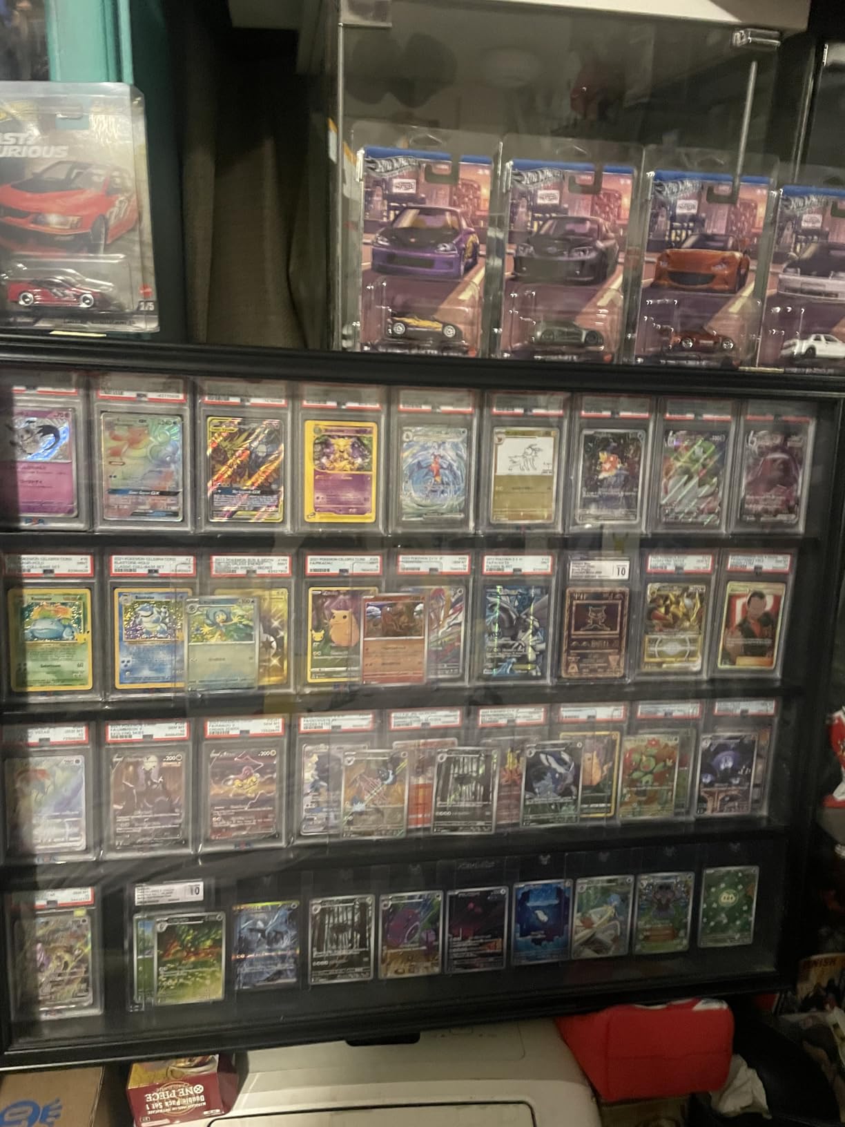 Graded Sports Card Display Case Lockable, Trading Card Collector Wall Display Holder for Baseball Basketball Football Hockey Cards, UV Protection Acrylic(Black) customer photo 1