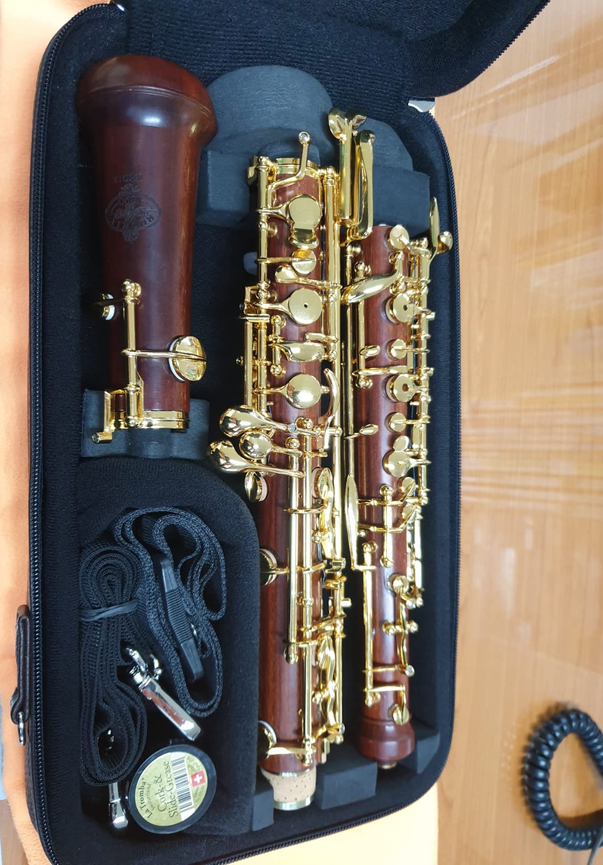 Rochix Oboe Professional Performance Level RHG13 Redwood Body Gold Plated Semi Automatic C Tone with 2 Reeds,1 Cleaning Cloth,1 Oboe Swab,1 Thumb Rest,1 Case and More customer photo 1
