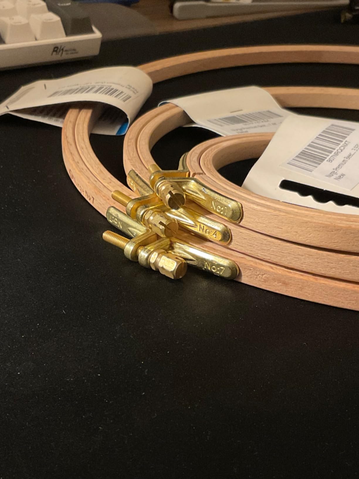 Nurge Premium Quality 16 mm Wood Embroidery Hoop, Cross Stitch Hoop with Gold Plated Adjustable Brass Screw (No:5) (220mm = 8.66