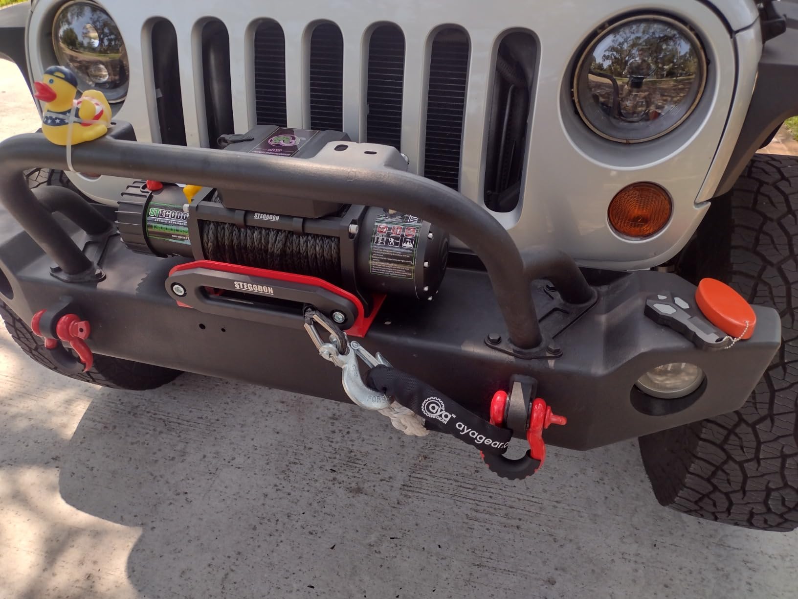 Winch 9500lb 12V Waterproof Electric Winch Synthetic Rope Winch with Wireless Remote and Corded Control for Truck SUV Jeep Wrangler customer photo 2