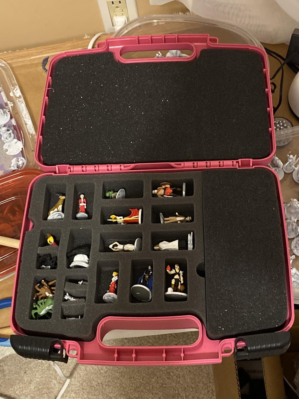 Miniature Storage Hard Shell Miniature Figure Case - 30 Slot Figurine Miniature Carrying Case with Customizable Foam for Large Miniatures for Warhammer 40k, DND and More! customer photo 1