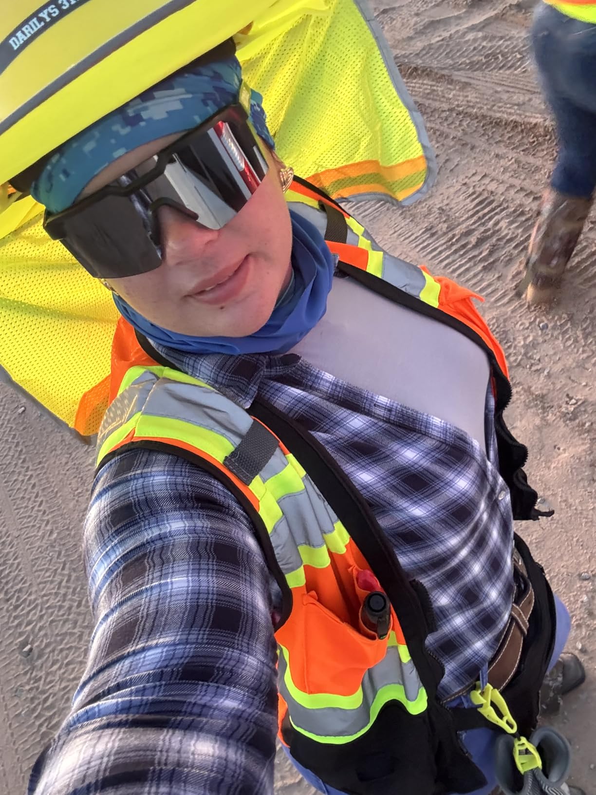 SATINIOR 2Pcs Hard Hat Sun Shade, High Visibility Full Brim Mesh Sun Visor Neck Protection, Reflective Strip Neck Gaiter customer photo 1