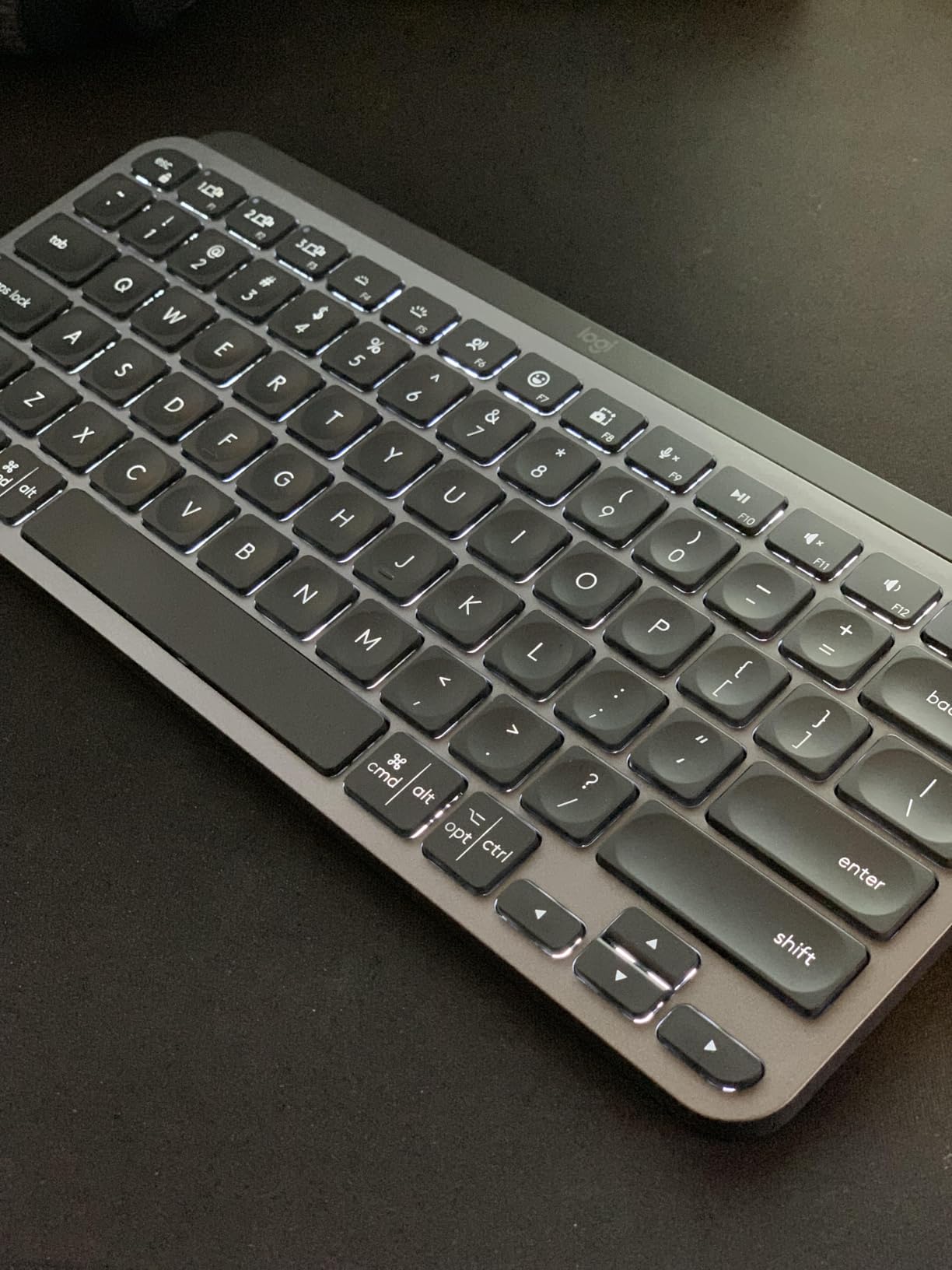 Logitech MX Keys Mini Minimalist Wireless Illuminated Keyboard, Compact, Bluetooth, Backlit, USB-C, Compatible with Apple macOS, iOS, Windows, Linux, Android, Metal Build - Graphite customer photo 1