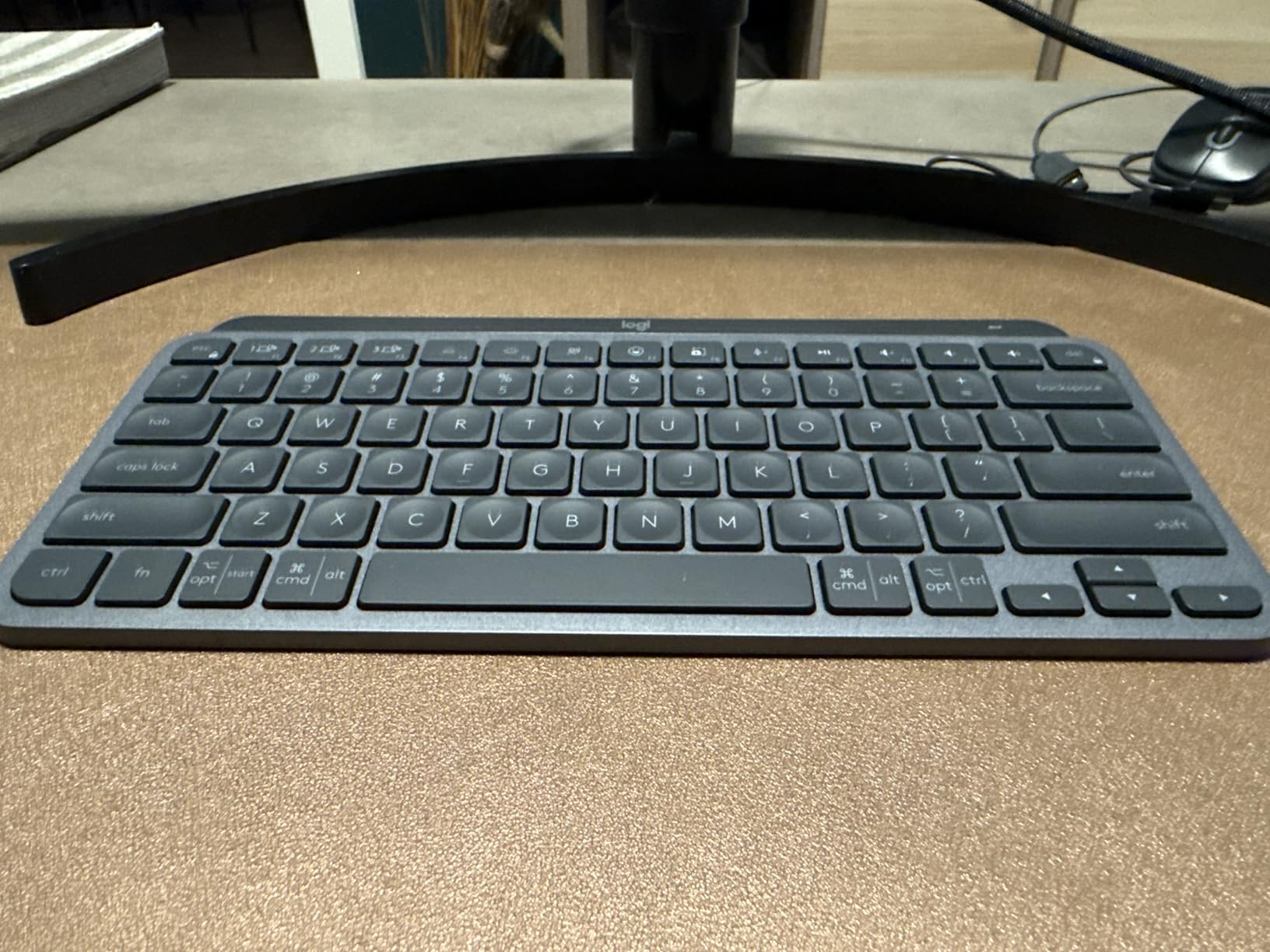 Logitech MX Keys Mini Minimalist Wireless Illuminated Keyboard, Compact, Bluetooth, Backlit, USB-C, Compatible with Apple macOS, iOS, Windows, Linux, Android, Metal Build - Graphite customer photo 2