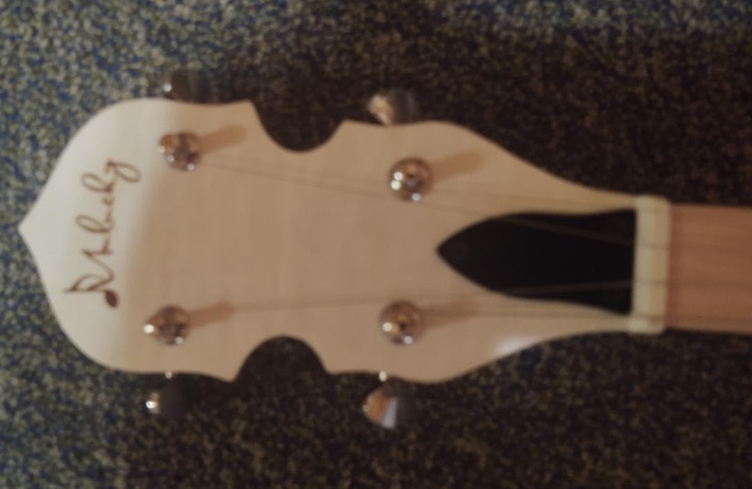 Mulucky Full Size 5 String Banjo with 24 Brackets, Open Back, Maple Banjos with Remo Head, Geared 5th Tuner, Gift Package with Beginner Kit - MB1101 customer photo 1