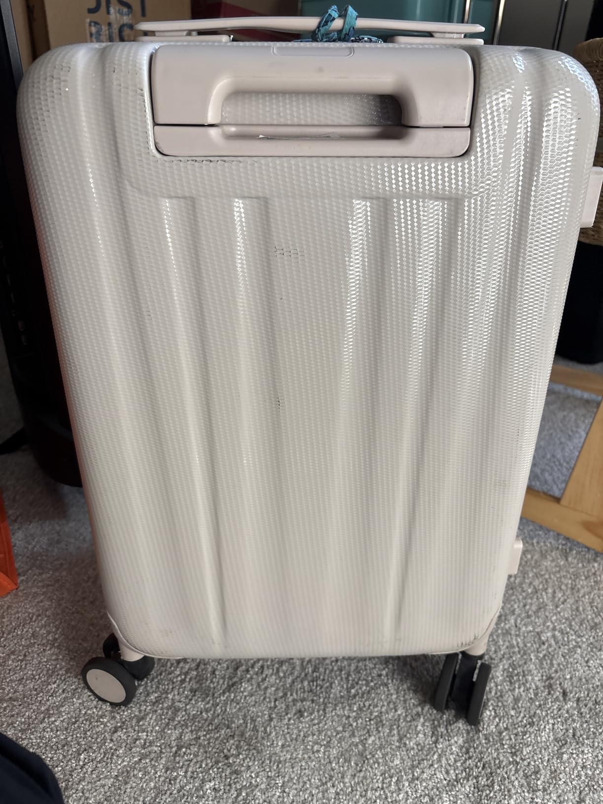20 Inch Carry On Luggage with Wheels PC Hard Shell Suitcase Top Opening Aluminum Frame Travel Luggage Suitcases for Woman Men Gifts.(Ivory White) customer photo 1