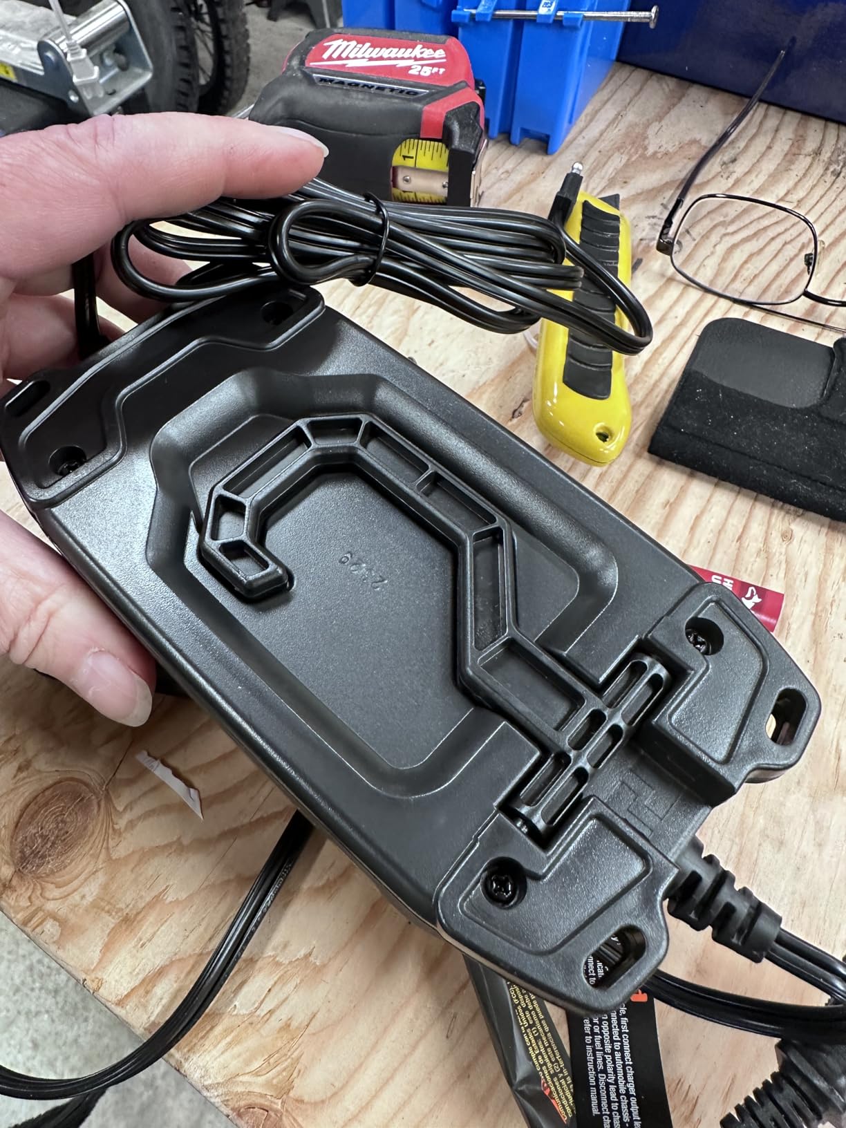 DEWALT DXAEC2 Professional 2-Amp Automotive Battery Charger and Maintainer customer photo 2