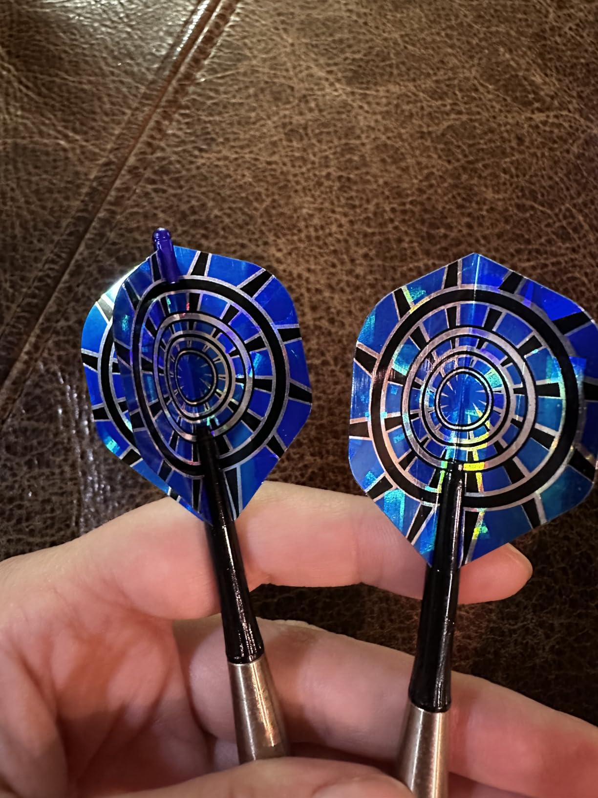 XIWENQUKU 45 Pcs Dart Flight Wing Savers Protectors Aluminum Alloy Dart Wing Corrector Fixed 90 Degrees Professional Competition Dart Accessories (5 Colors) customer photo 1