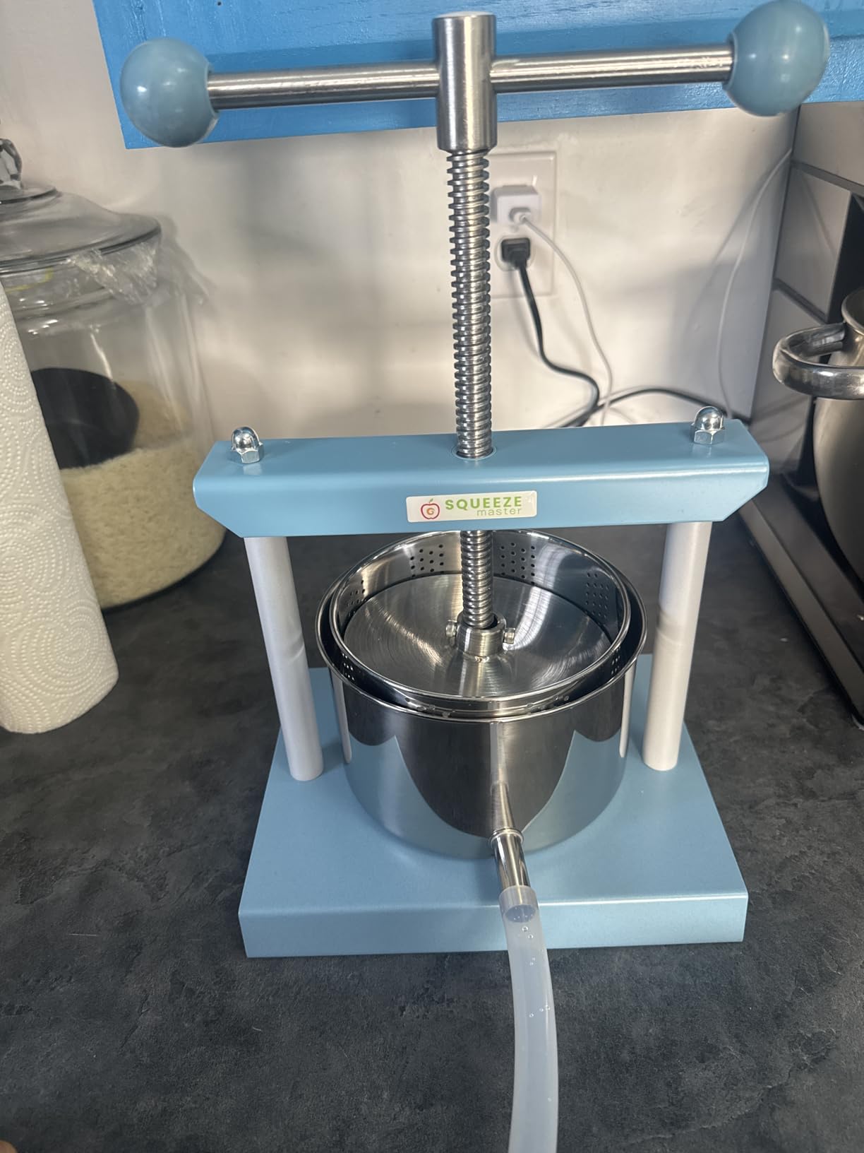 SQUEEZE master Cheese Tincture Herb Fruit Wine Manual Press -0.53Gallon/ 2 Litre-Power Ball Handle-Stainless Steel & Iron for Juice, Cider,Wine,Olive Oil-Blue customer photo 1