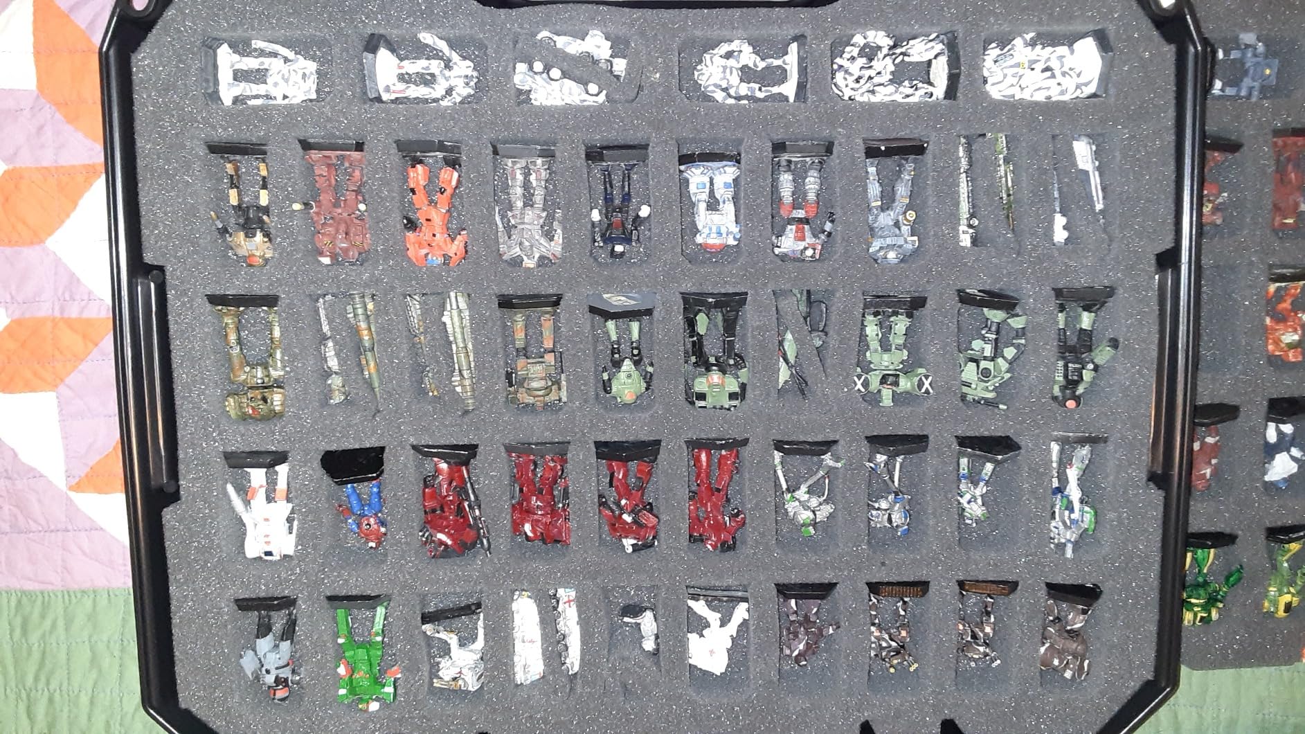134+ Miniature Figurine Hard Shell Carrying Case - Fits Warhammer 40k, DND, Battletech, Citadel & More! customer photo 2