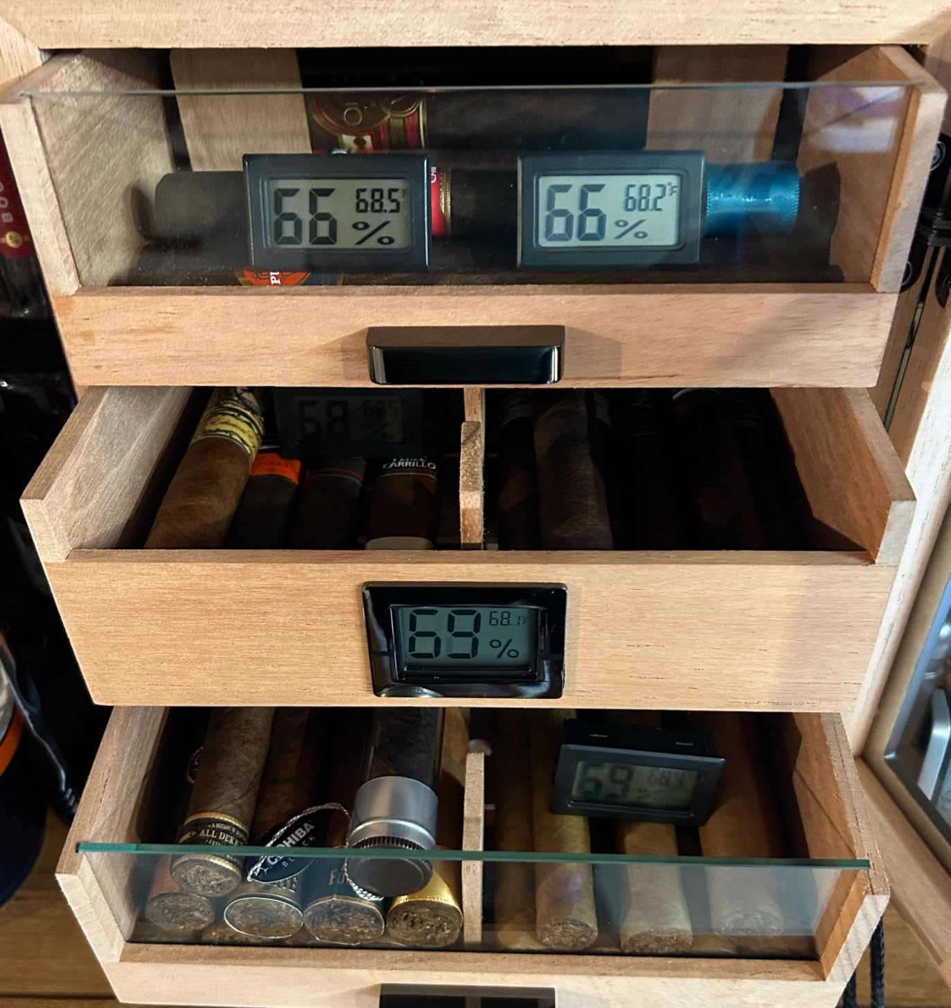 CASE ELEGANCE Luca Humidor Cabinet Stores 80-100, Cigar Humidor Box with Spanish Cedar, Glass Display, Easy Humidification System, Digital Hygrometer - Brown customer photo 1