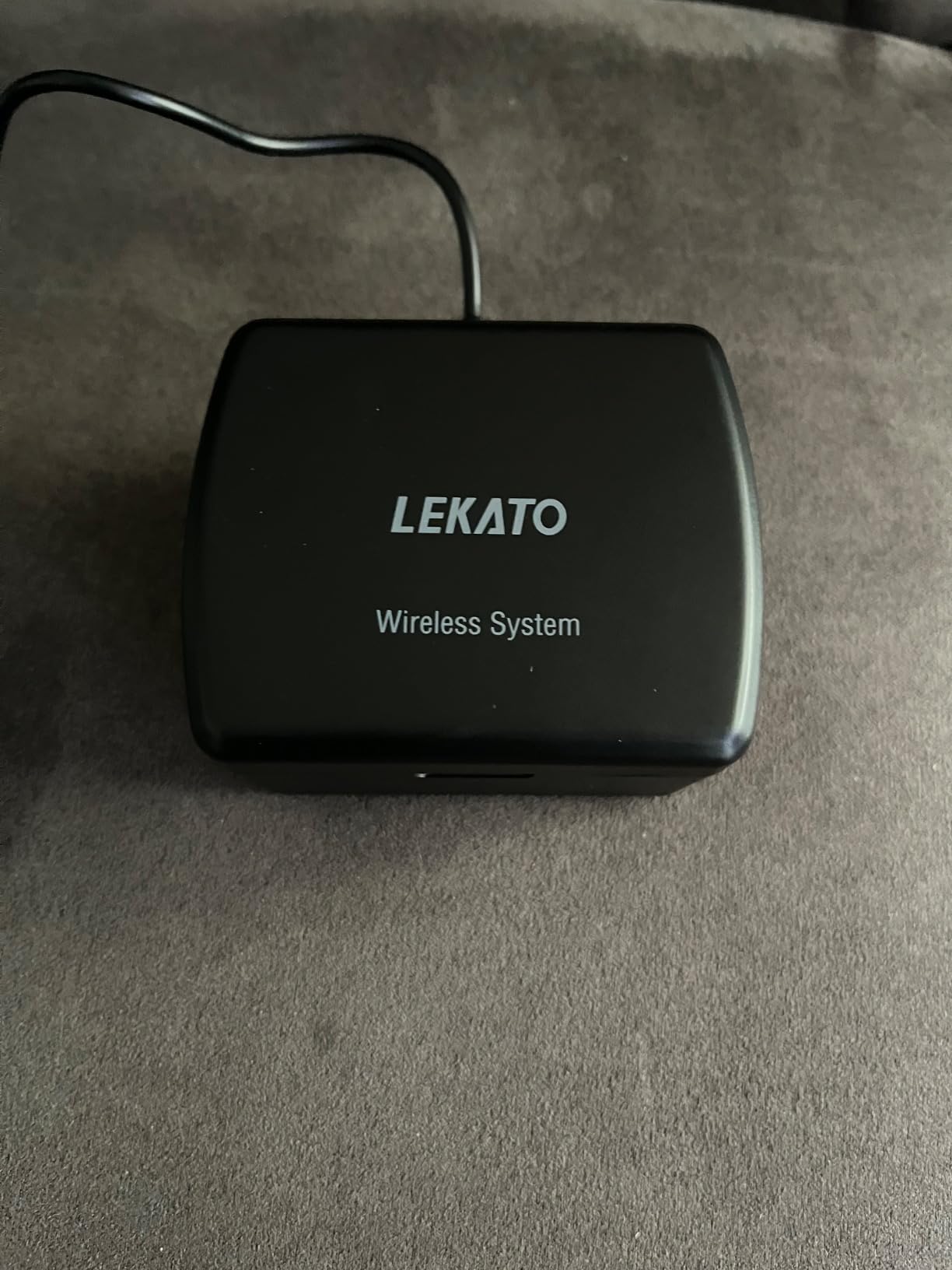 LEKATO Wireless Guitar System with Charging Case, Rechargeable 2.4GHz Wireless Transmitter Receiver Guitar Wireless System 4 Channels with Dual Plugs 3.5mm/6.35mm (WS-100) customer photo 2