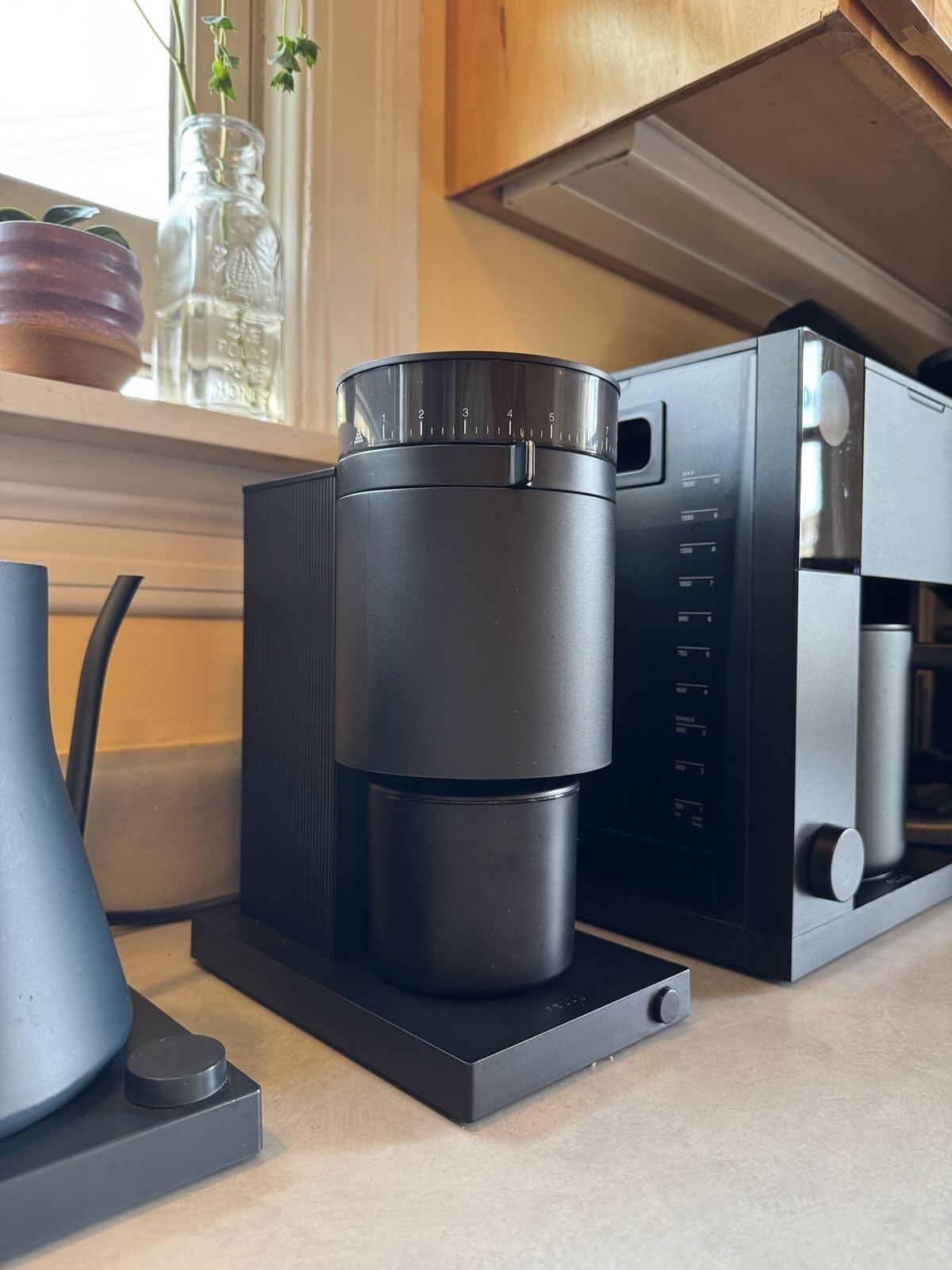 Fellow Opus Conical Burr Coffee Grinder - Electric Espresso Grinder for Home Use, 41 Adjustable Settings, 40mm Stainless Steel Burrs, Matte Black customer photo 1